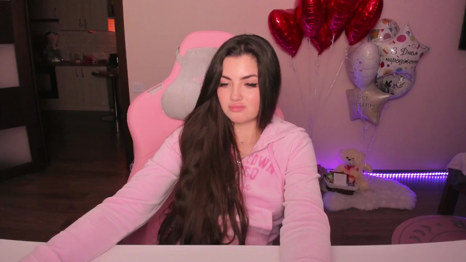 Gallery image thumbnail from wow_peach's myfreecams stream on, 02/13/2025, 18:56 image 15 of 20