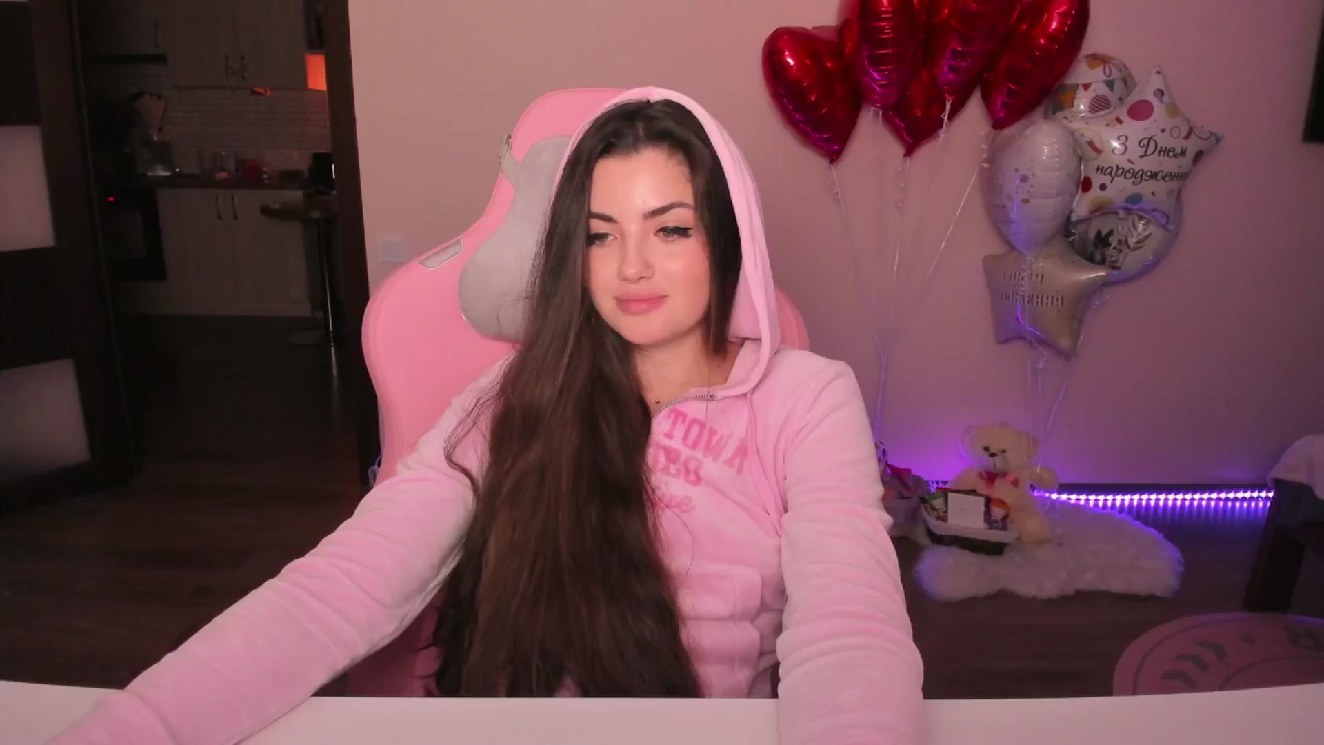 Gallery image thumbnail from wow_peach's myfreecams stream on, 02/13/2025, 18:56 image 20 of 20