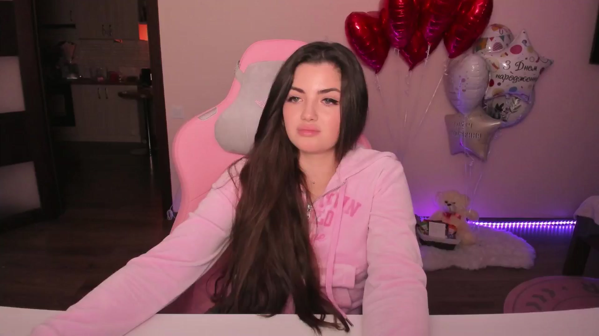 Gallery image thumbnail from wow_peach's myfreecams stream on, 02/13/2025, 18:56 image 9 of 20
