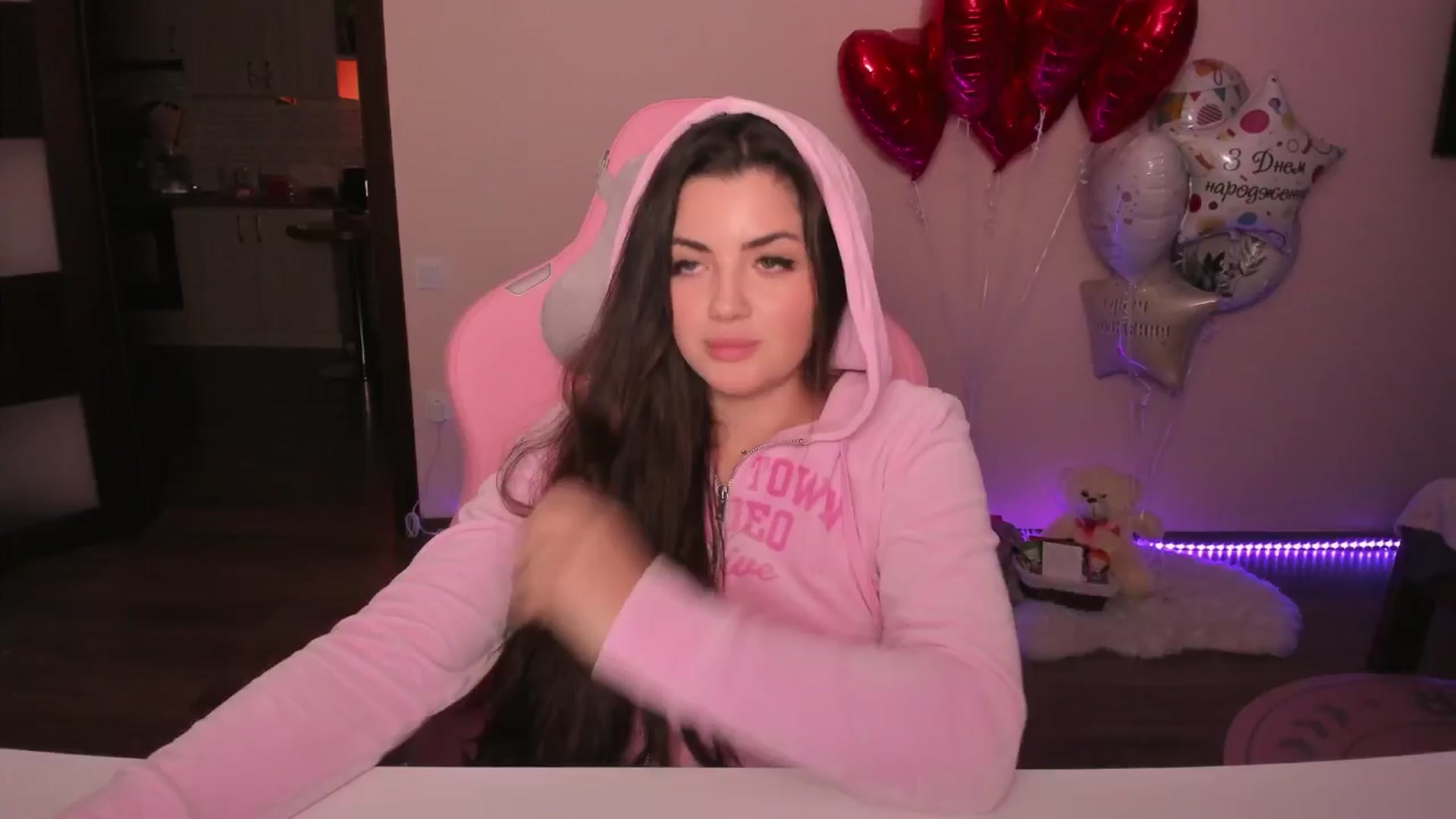 Gallery image thumbnail from wow_peach's myfreecams stream on, 02/13/2025, 18:56 image 18 of 20