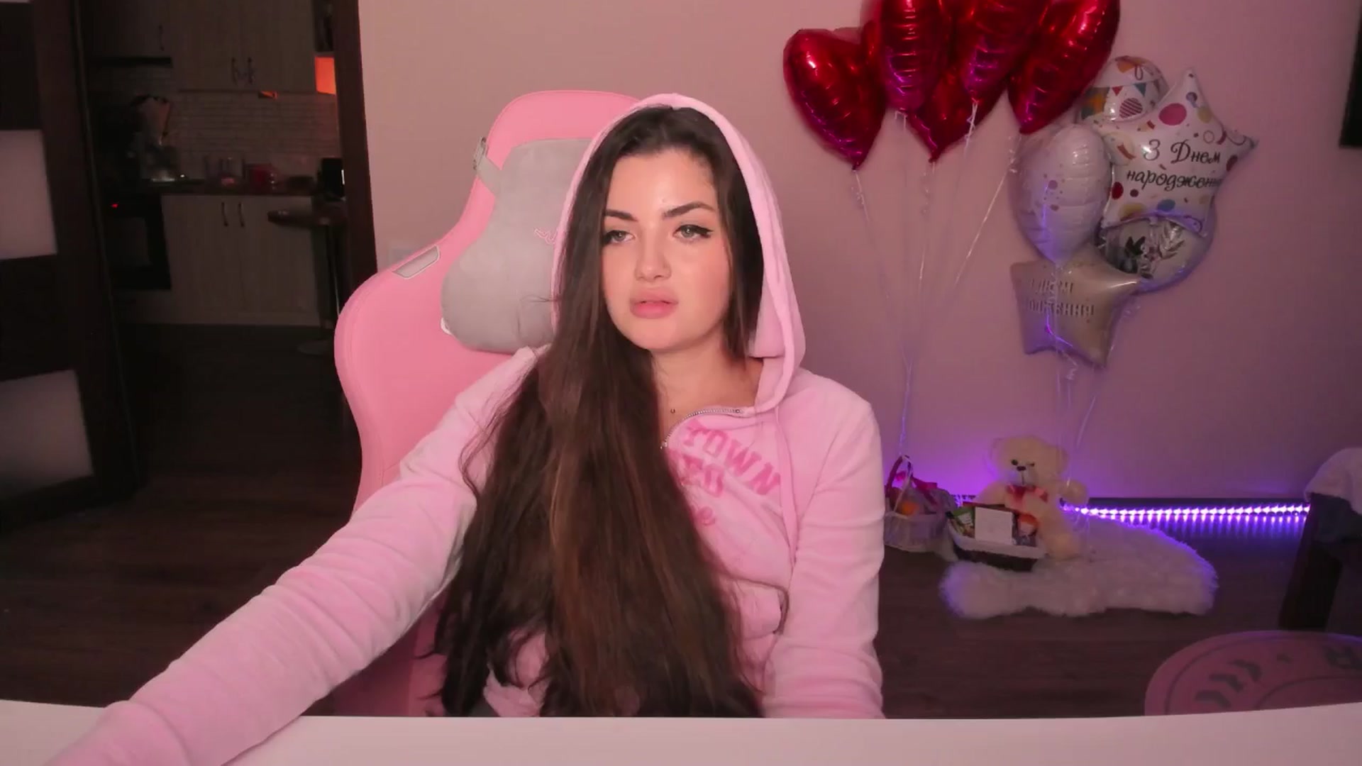 Gallery image thumbnail from wow_peach's myfreecams stream on, 02/13/2025, 18:56 image 19 of 20