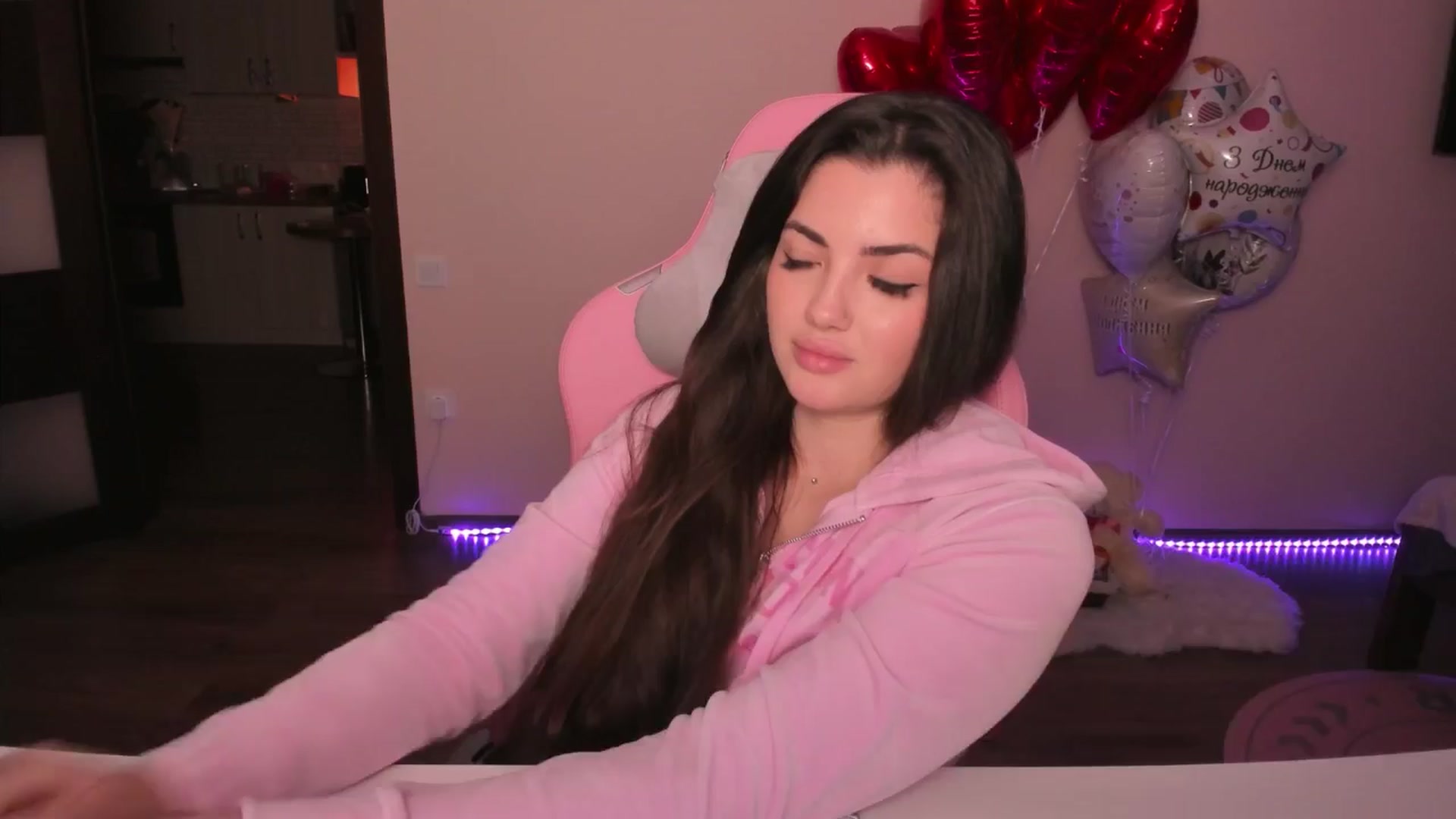 Gallery image thumbnail from wow_peach's myfreecams stream on, 02/13/2025, 18:56 image 8 of 20