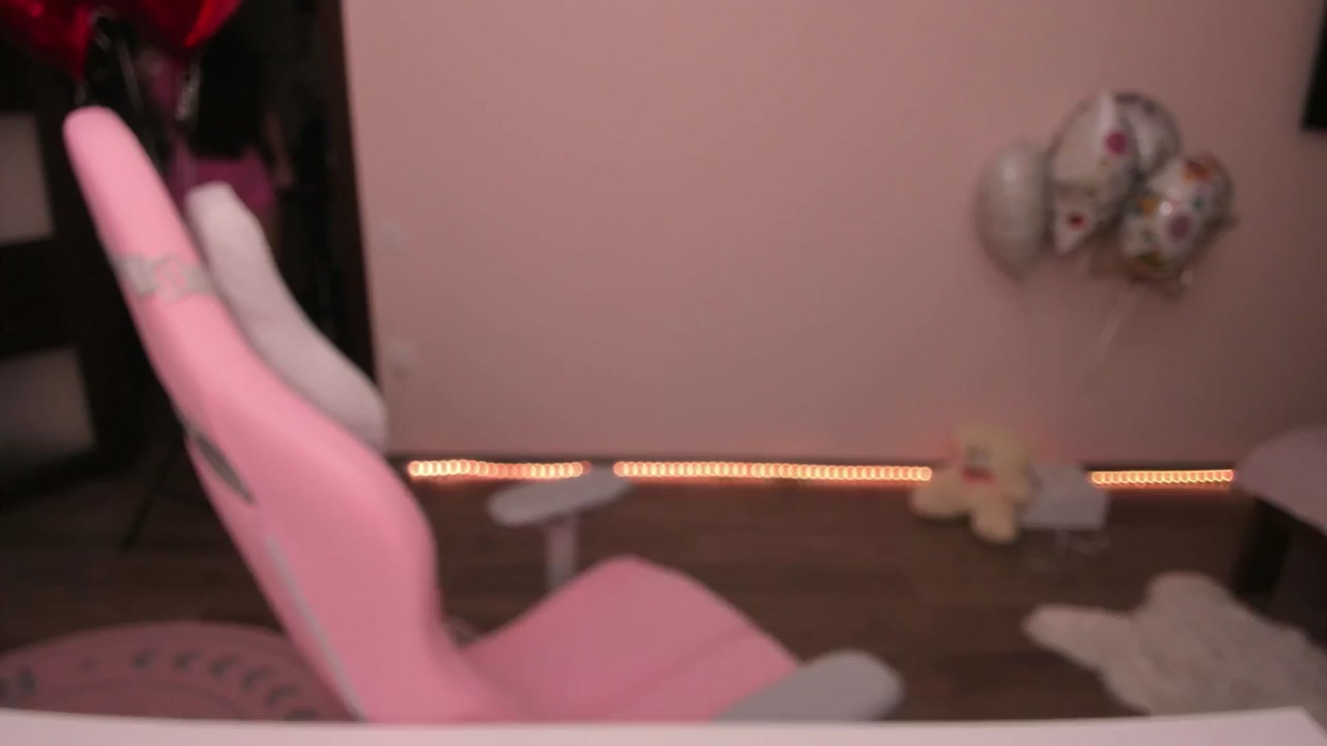 Gallery image thumbnail from wow_peach's myfreecams stream on, 02/15/2025, 20:49 image 18 of 20
