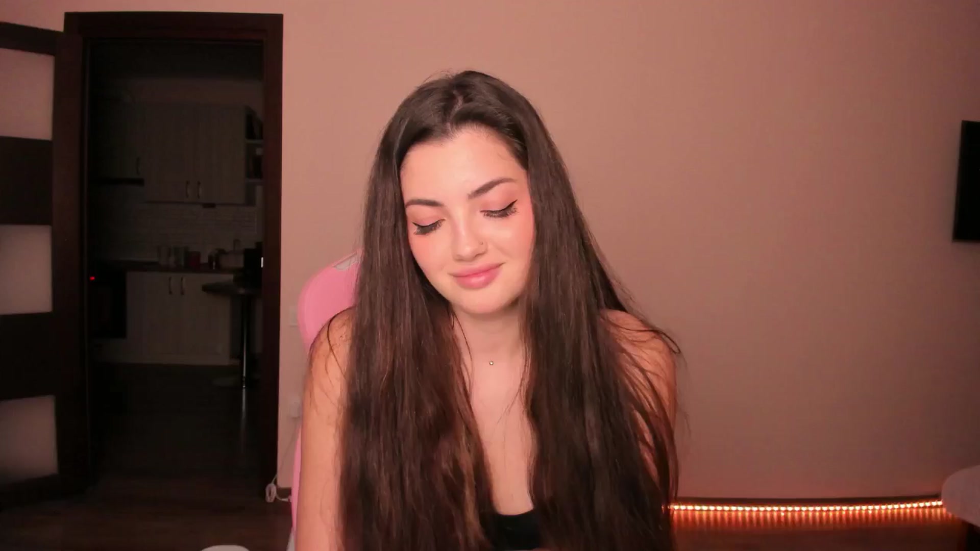 Gallery image thumbnail from wow_peach's myfreecams stream on, 02/20/2025, 17:30 image 17 of 20