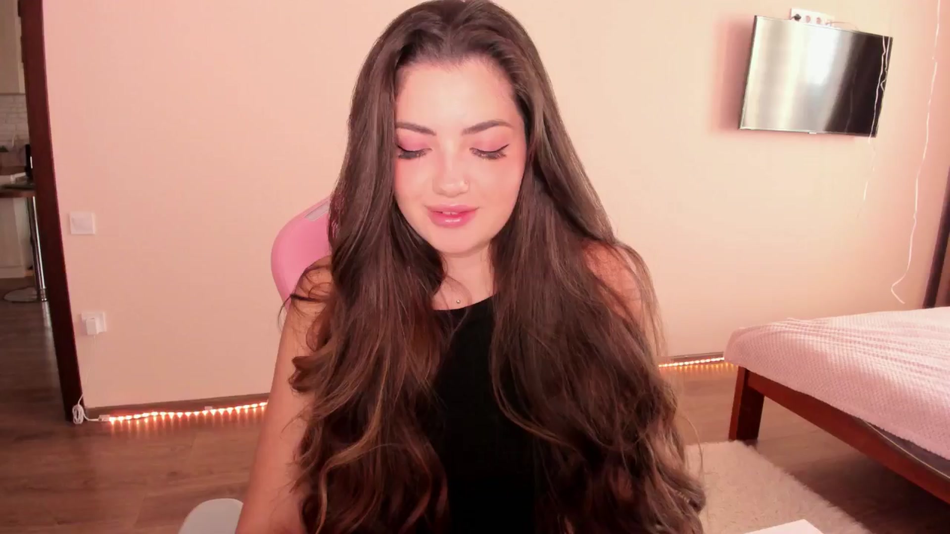 Gallery image thumbnail from wow_peach's myfreecams stream on, 02/21/2025, 14:45 image 16 of 20