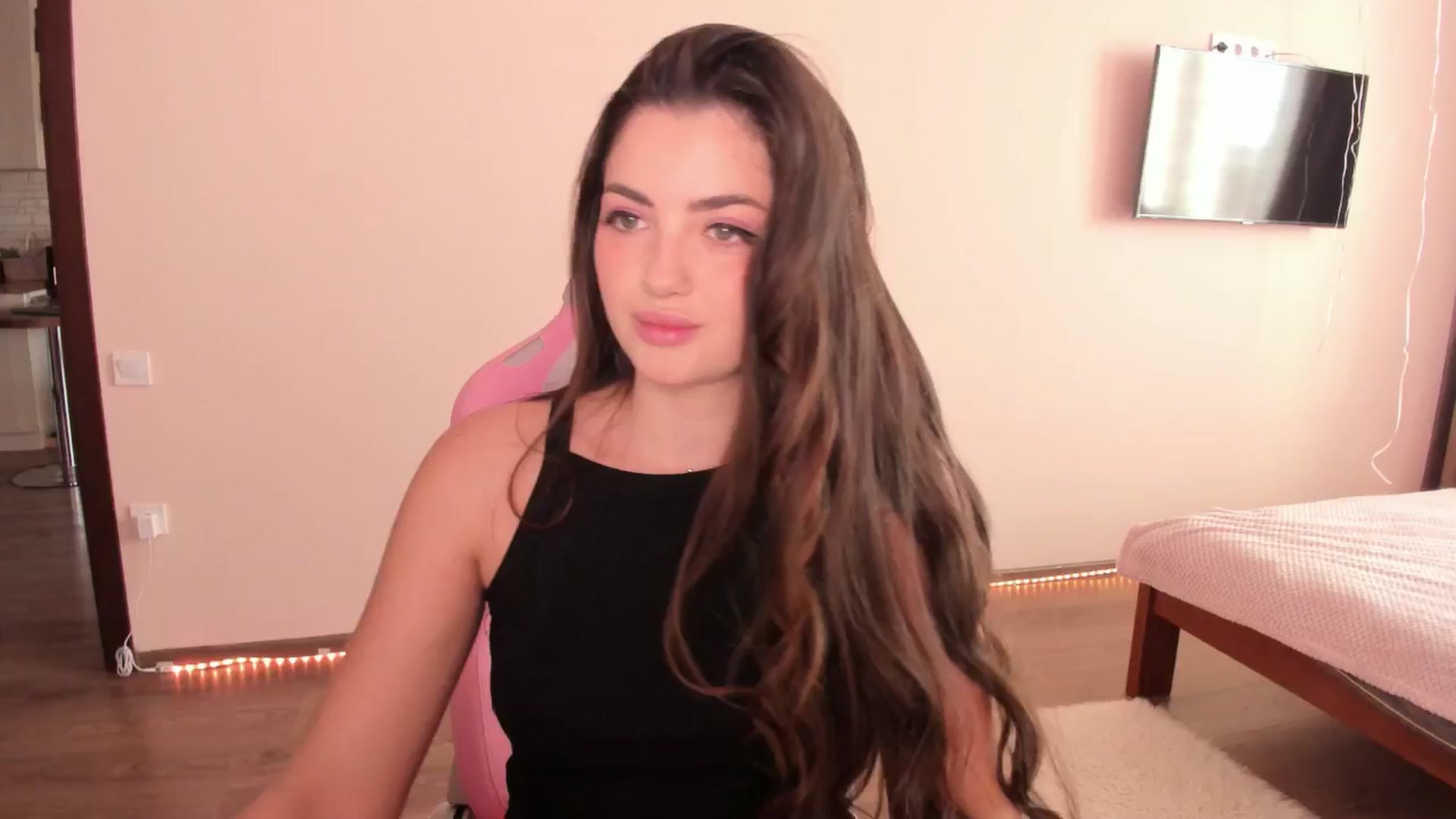 Gallery image thumbnail from wow_peach's myfreecams stream on, 02/21/2025, 14:45 image 1 of 20