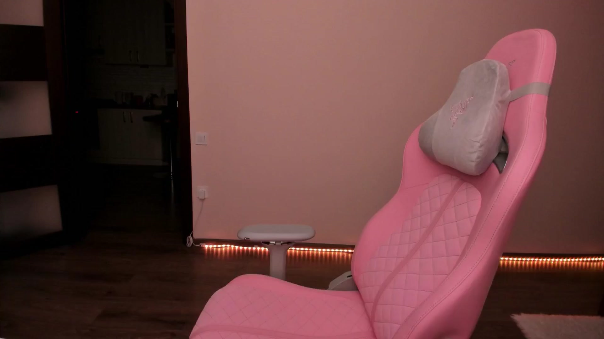Gallery image thumbnail from wow_peach's myfreecams stream on, 02/21/2025, 17:35 image 13 of 20