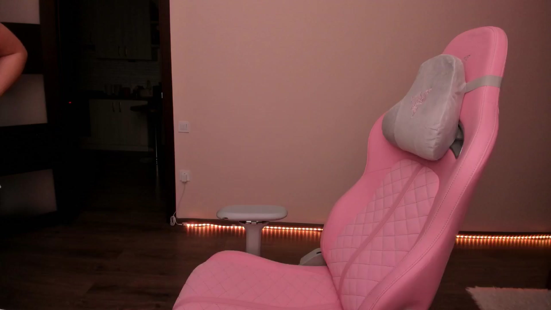 Gallery image thumbnail from wow_peach's myfreecams stream on, 02/21/2025, 17:35 image 14 of 20