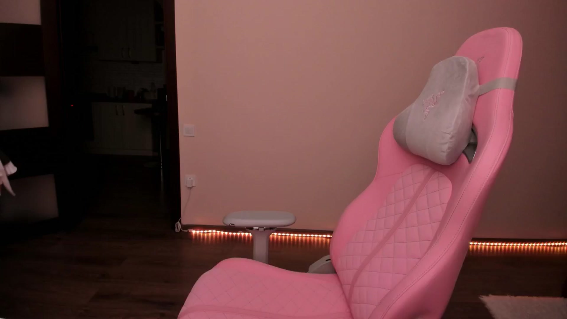 Gallery image thumbnail from wow_peach's myfreecams stream on, 02/21/2025, 17:35 image 15 of 20
