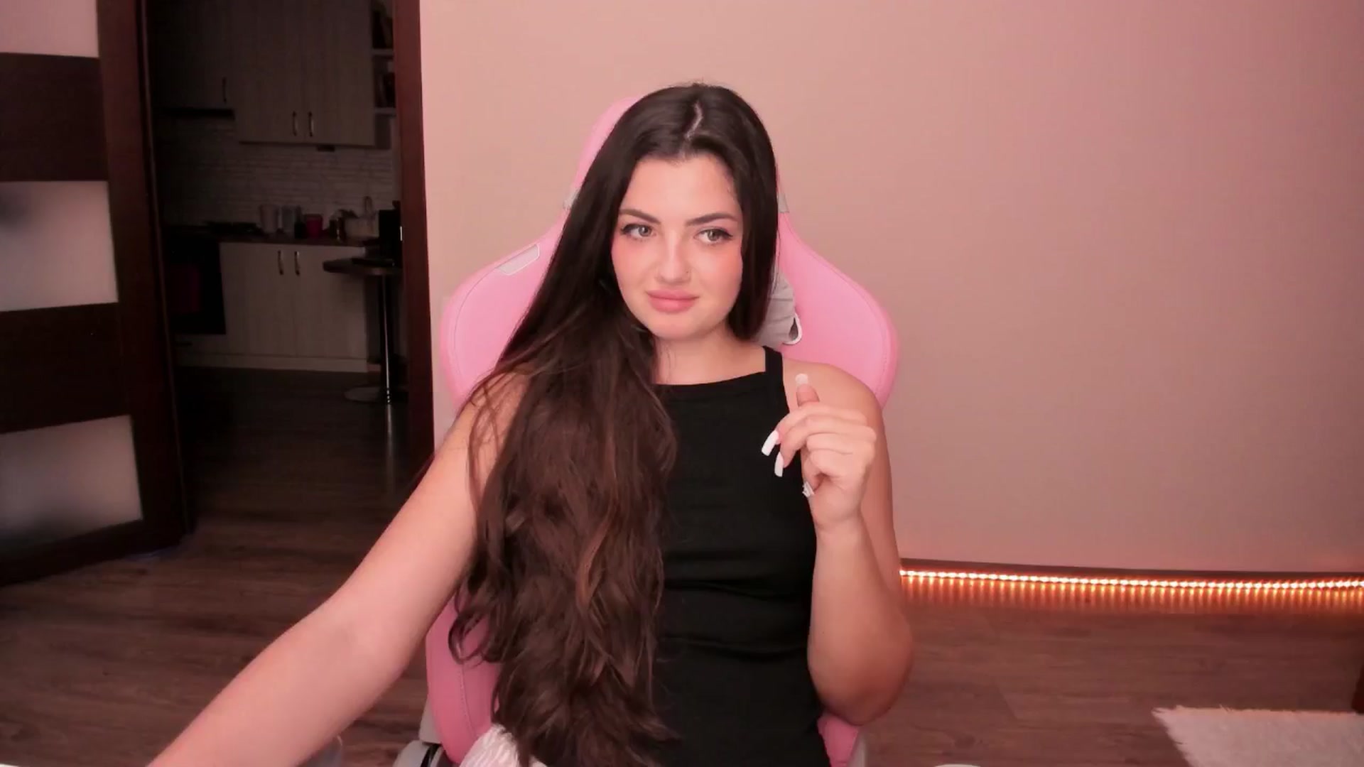 Gallery image thumbnail from wow_peach's myfreecams stream on, 02/21/2025, 17:35 image 8 of 20