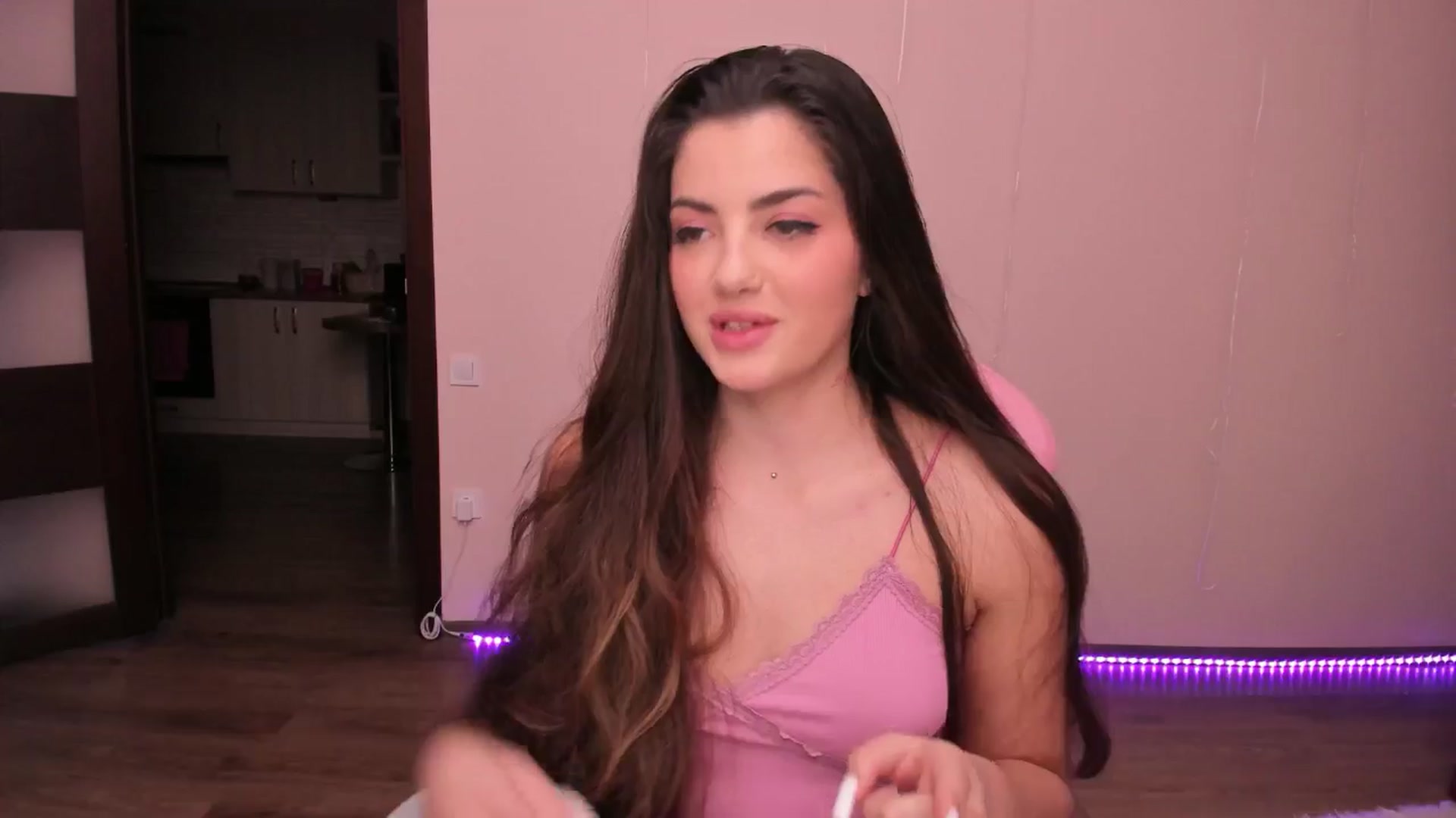 Gallery image thumbnail from wow_peach's myfreecams stream on, 02/22/2025, 17:09 image 10 of 20