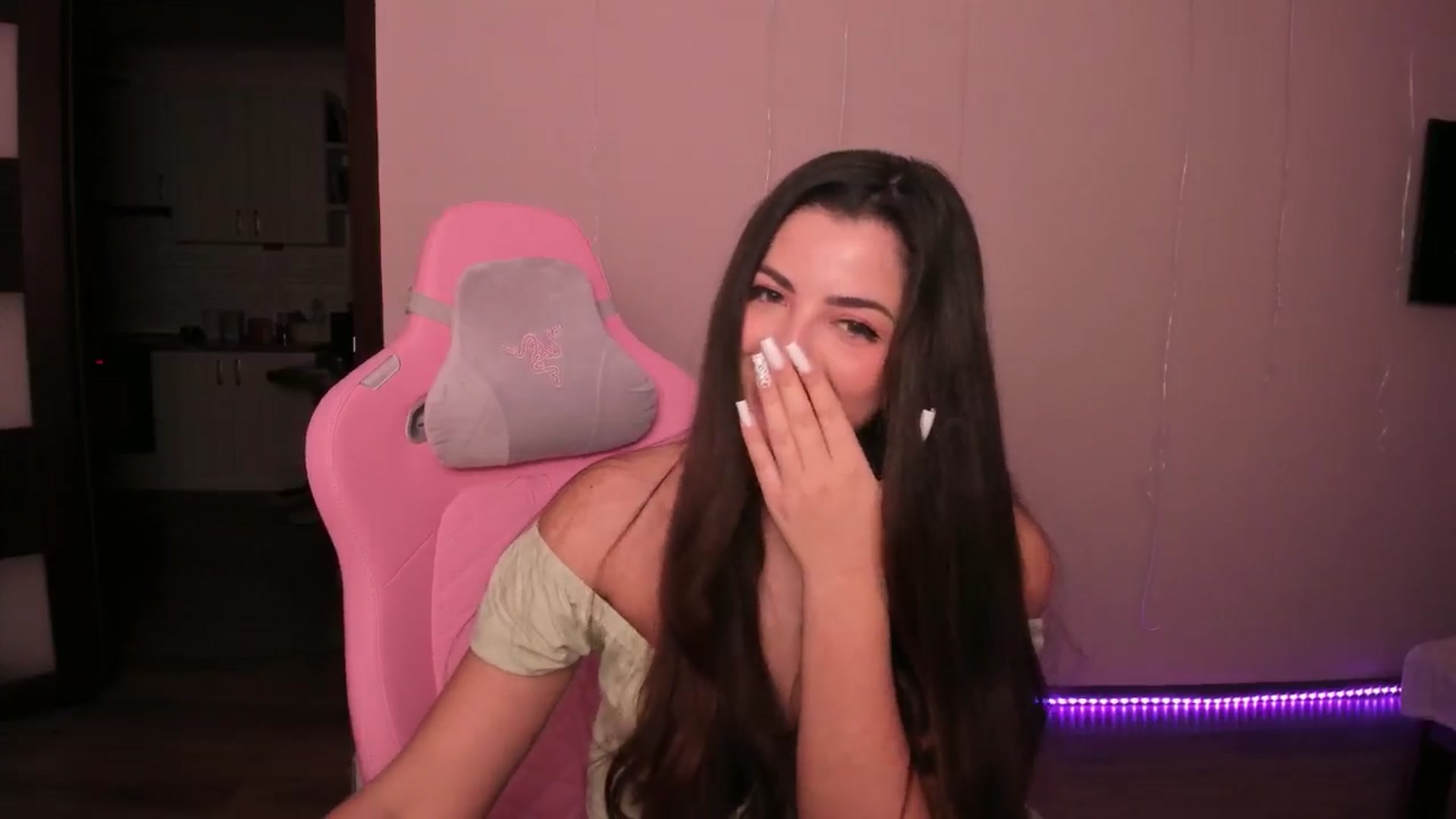 Gallery image thumbnail from wow_peach's myfreecams stream on, 02/22/2025, 19:32 image 15 of 20