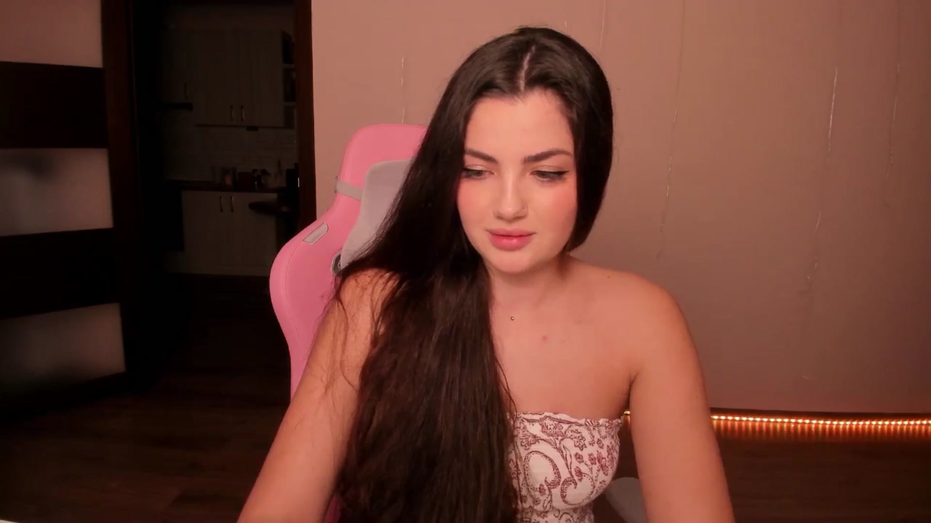 Gallery image thumbnail from wow_peach's myfreecams stream on, 02/27/2025, 18:59 image 10 of 20