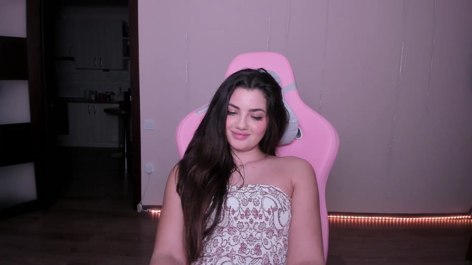 Gallery image thumbnail from wow_peach's myfreecams stream on, 02/27/2025, 20:14 image 12 of 20