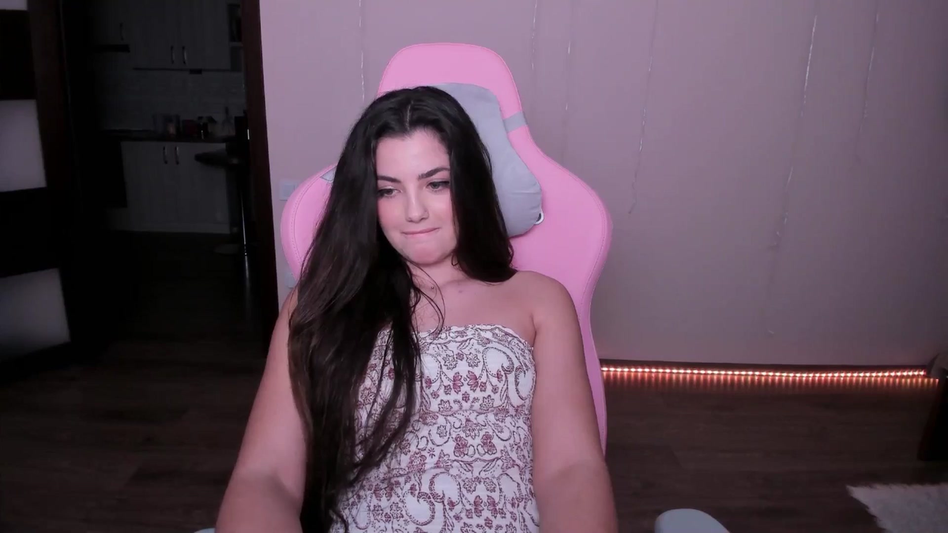 Gallery image thumbnail from wow_peach's myfreecams stream on, 02/27/2025, 20:14 image 13 of 20
