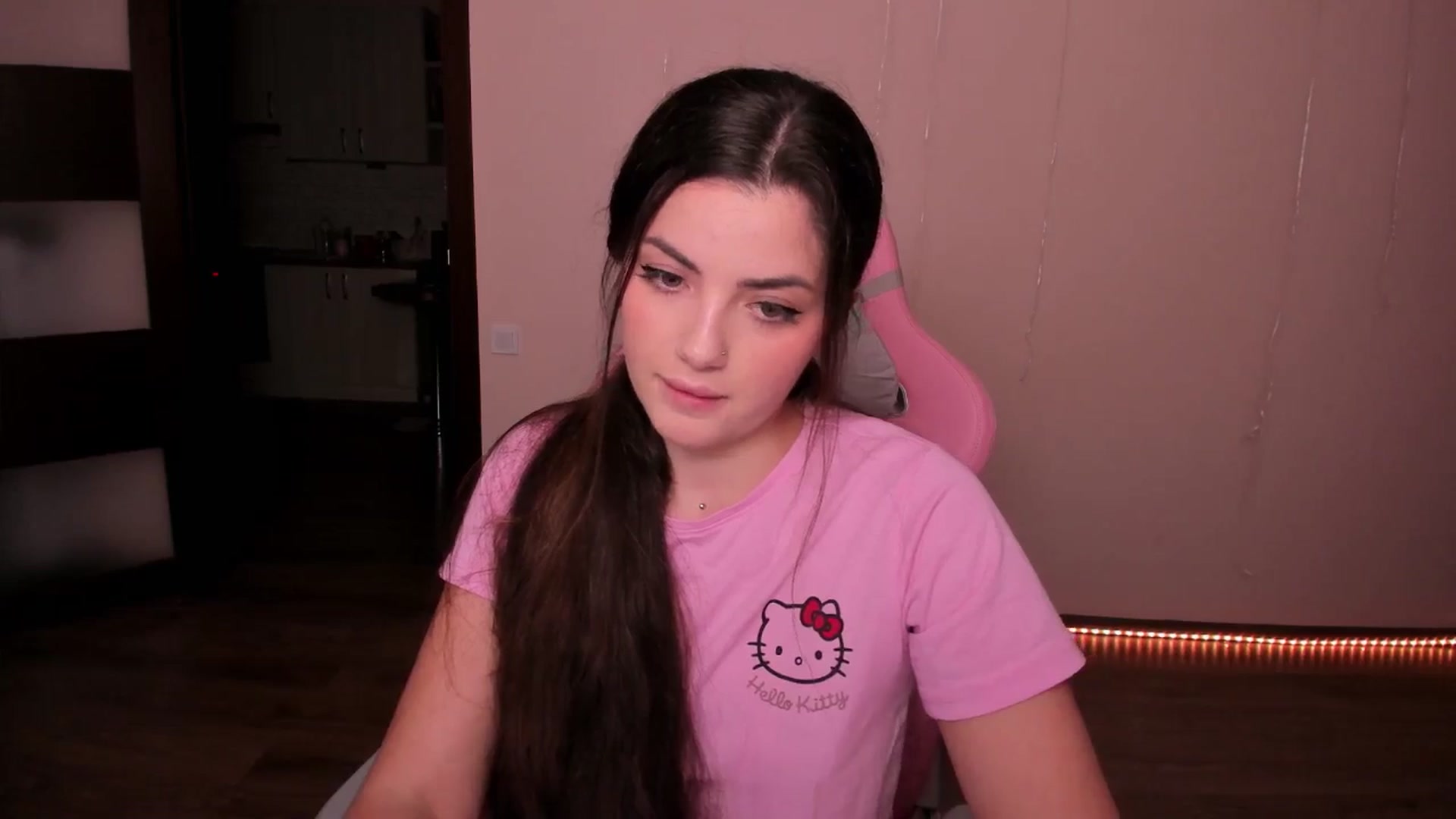 Gallery image thumbnail from wow_peach's myfreecams stream on, 02/28/2025, 18:31 image 18 of 20