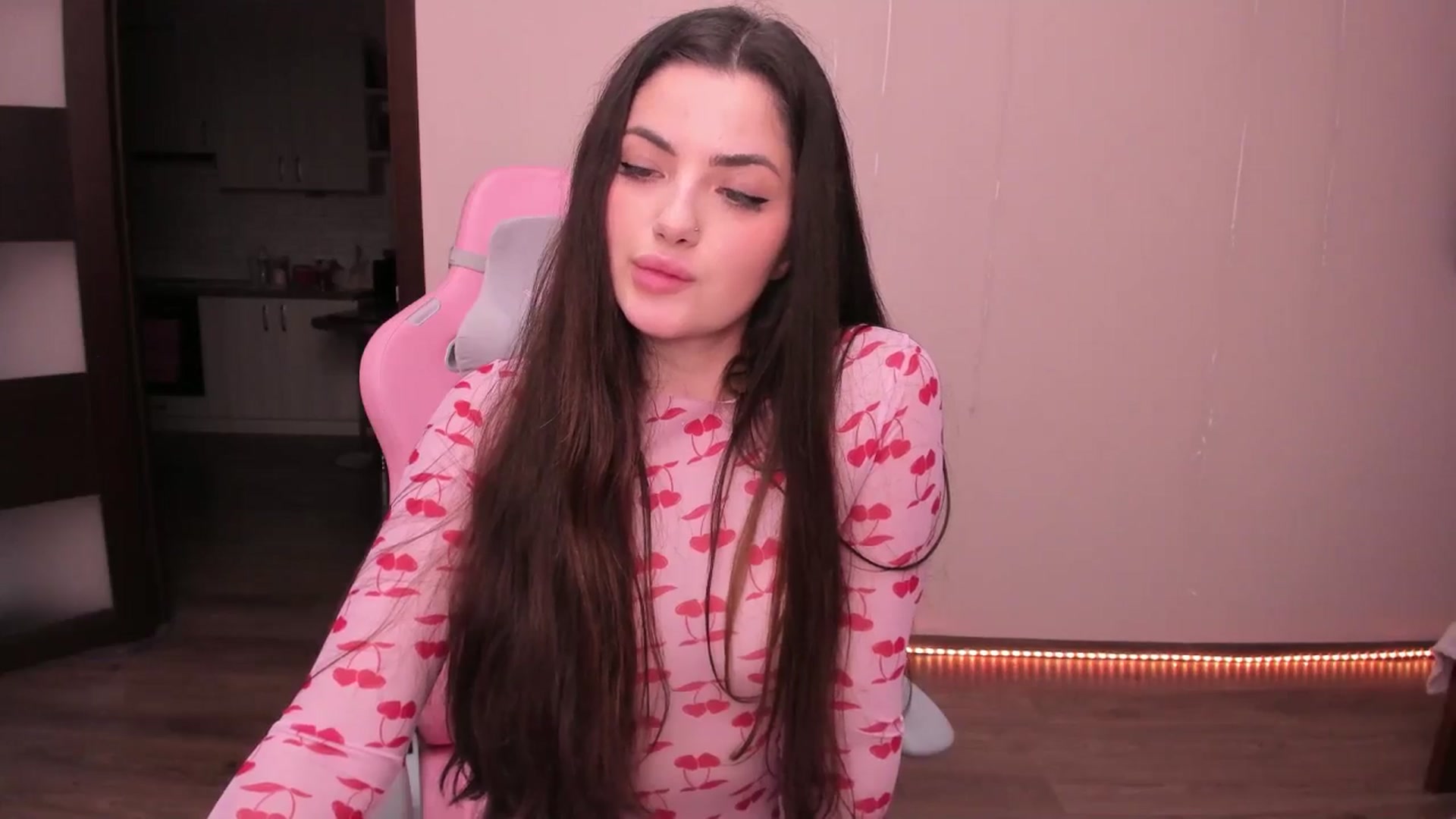 Gallery image thumbnail from wow_peach's myfreecams stream on, 02/28/2025, 19:56 image 2 of 20