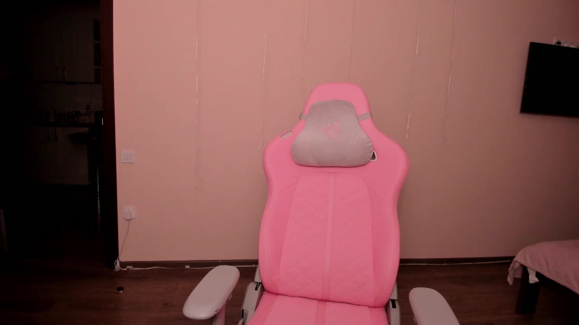 Gallery image thumbnail from wow_peach's myfreecams stream on, 03/04/2025, 17:14 image 17 of 20