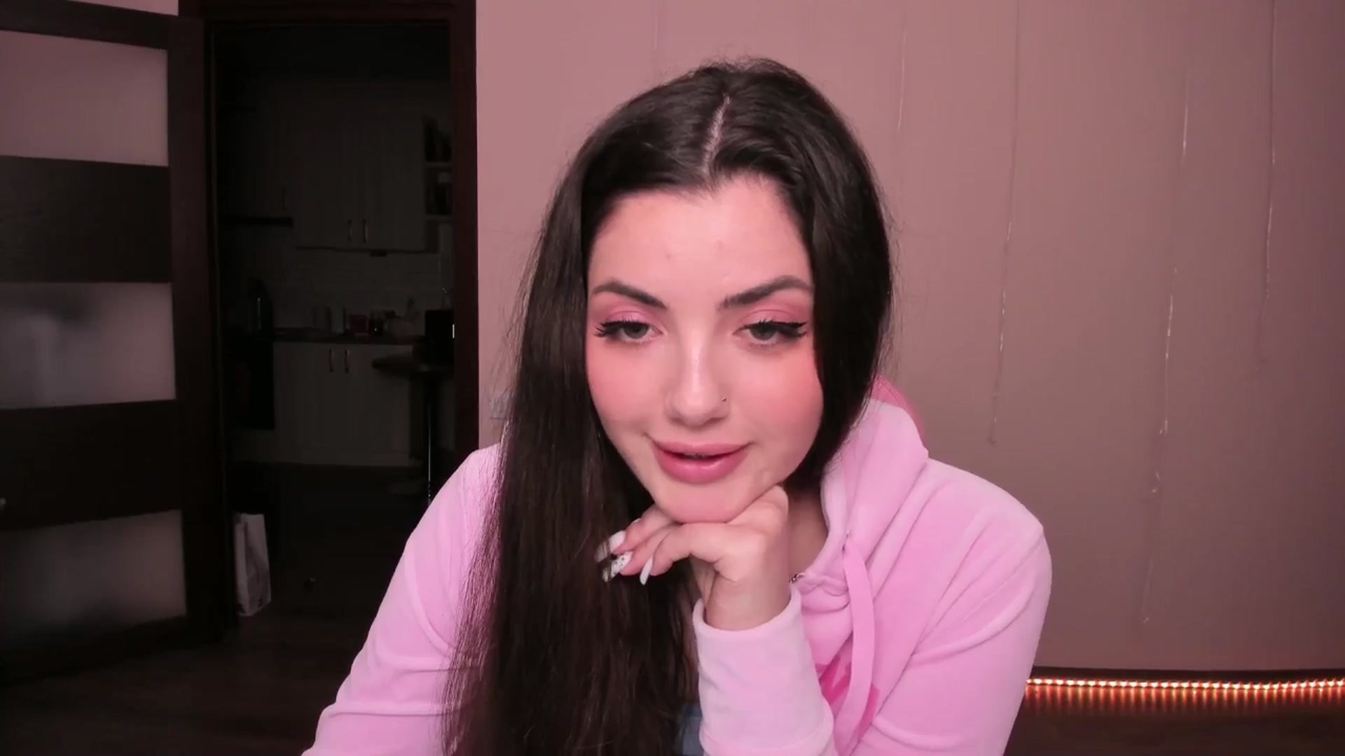 Gallery image thumbnail from wow_peach's myfreecams stream on, 03/04/2025, 18:50 image 7 of 20