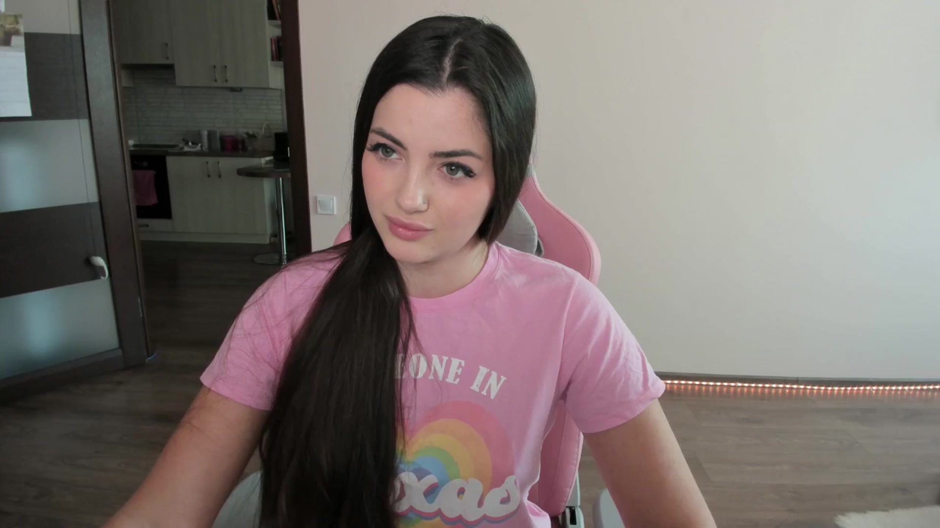 Gallery image thumbnail from wow_peach's myfreecams stream on, 03/22/2025, 13:11 image 20 of 20