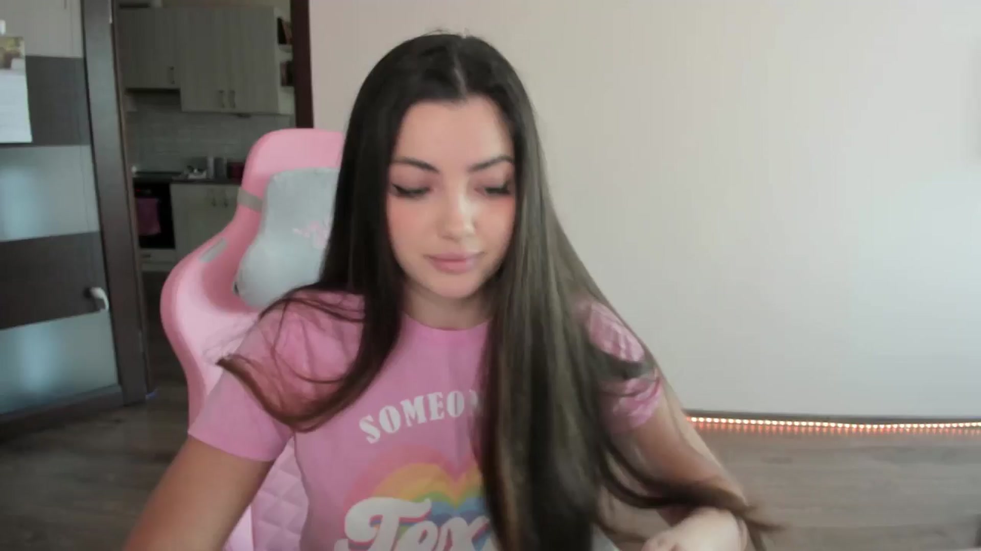 Gallery image thumbnail from wow_peach's myfreecams stream on, 03/22/2025, 13:11 image 9 of 20