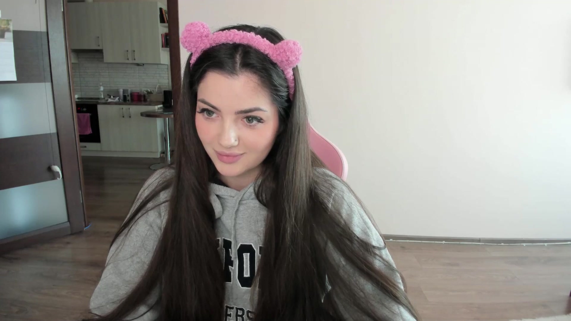 Gallery image thumbnail from wow_peach's myfreecams stream on, 03/22/2025, 13:11 image 3 of 20