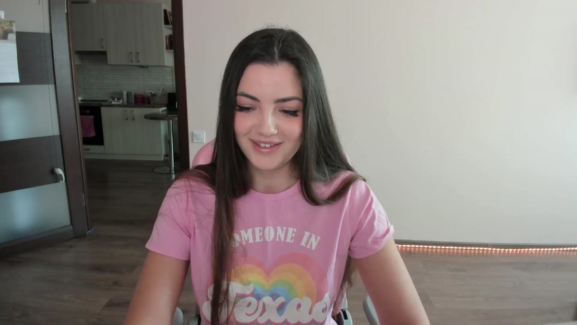 Gallery image thumbnail from wow_peach's myfreecams stream on, 03/22/2025, 13:11 image 14 of 20