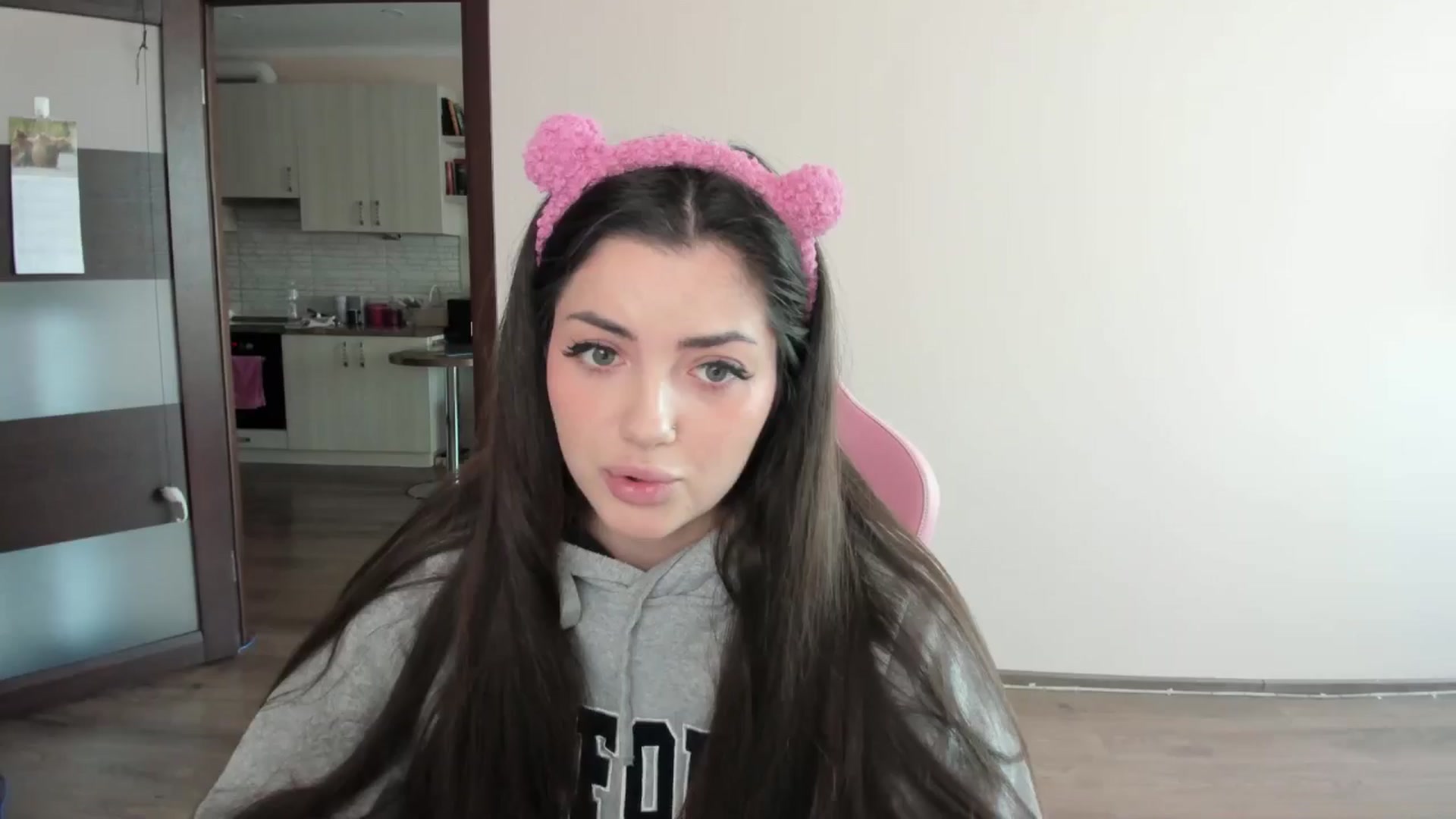 Gallery image thumbnail from wow_peach's myfreecams stream on, 03/22/2025, 13:11 image 1 of 20