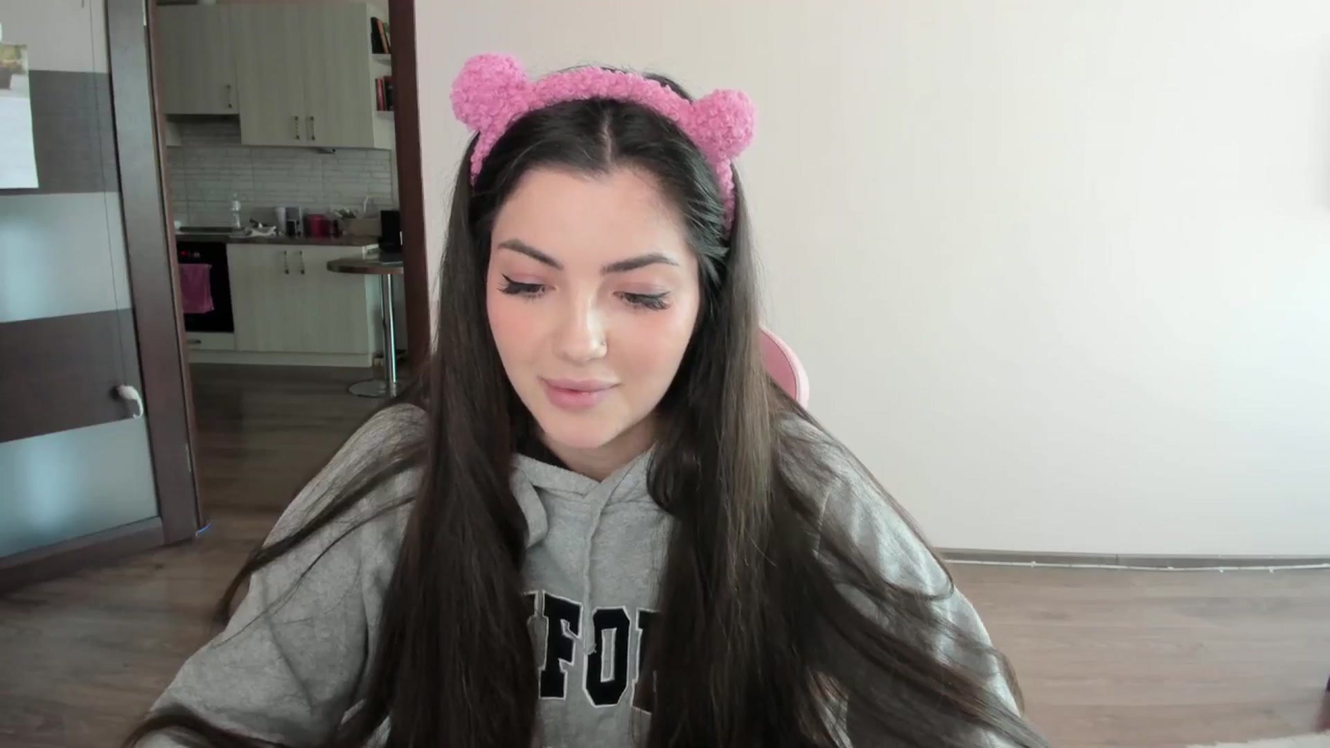 Gallery image thumbnail from wow_peach's myfreecams stream on, 03/22/2025, 13:11 image 2 of 20