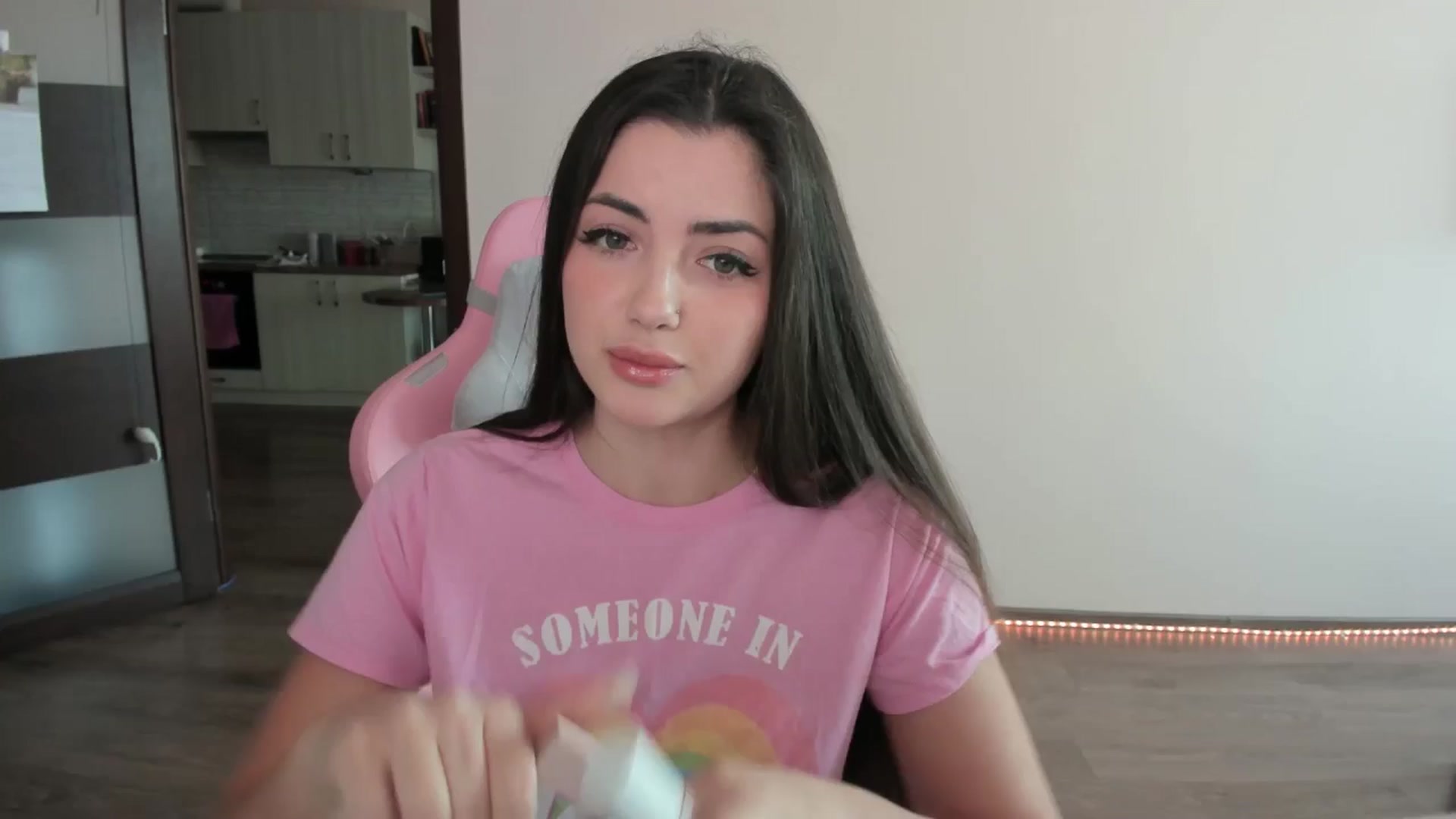 Gallery image thumbnail from wow_peach's myfreecams stream on, 03/22/2025, 13:11 image 11 of 20