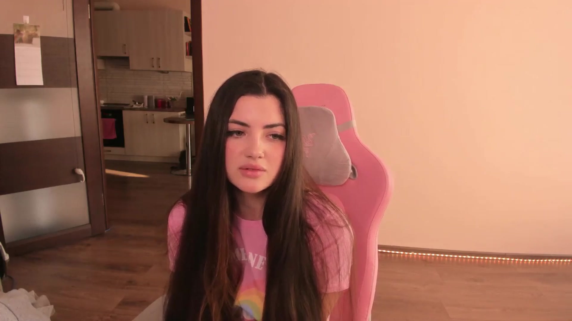Gallery image thumbnail from wow_peach's myfreecams stream on, 03/22/2025, 15:35 image 17 of 20