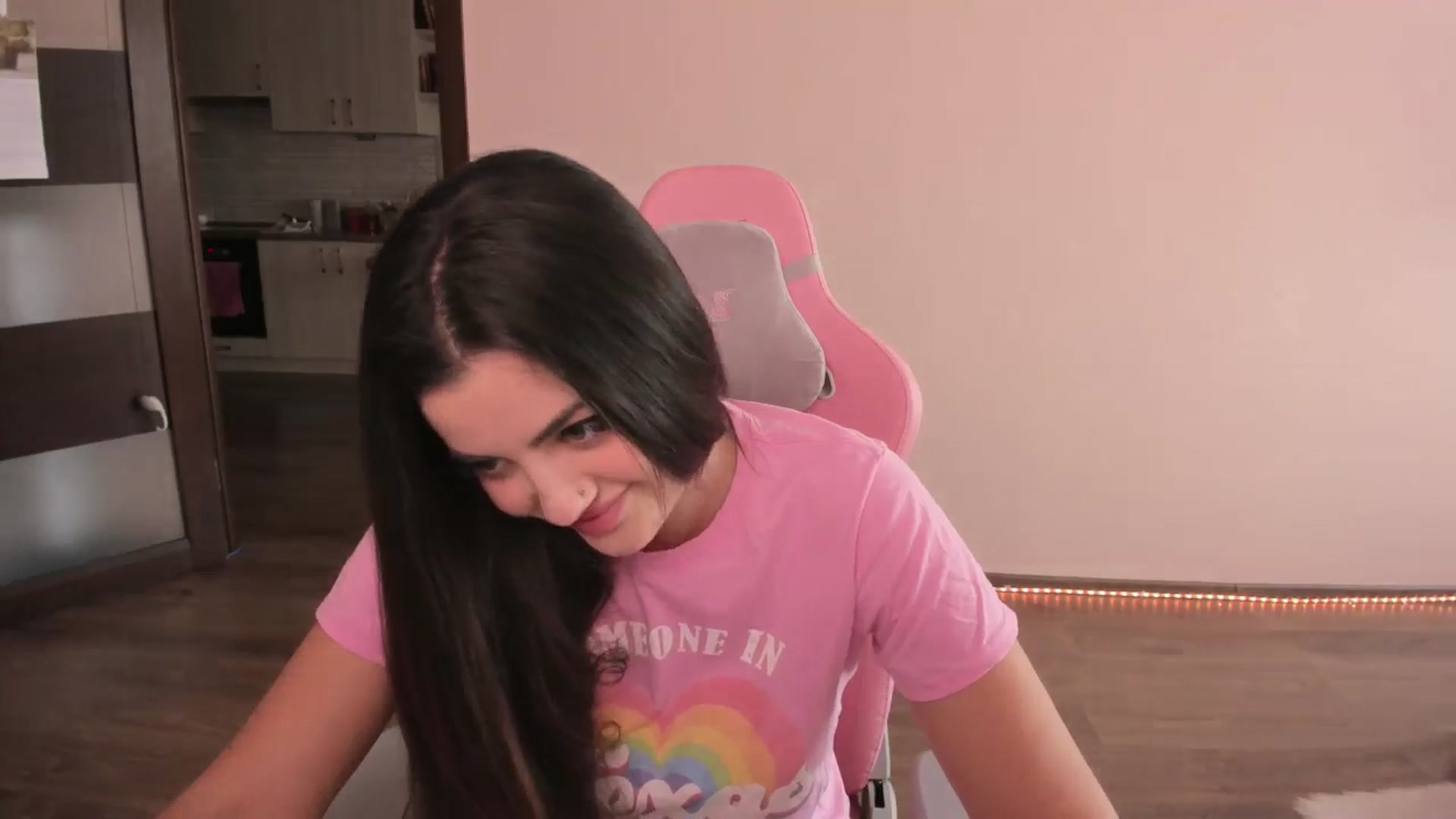 Gallery image thumbnail from wow_peach's myfreecams stream on, 03/22/2025, 15:35 image 2 of 20