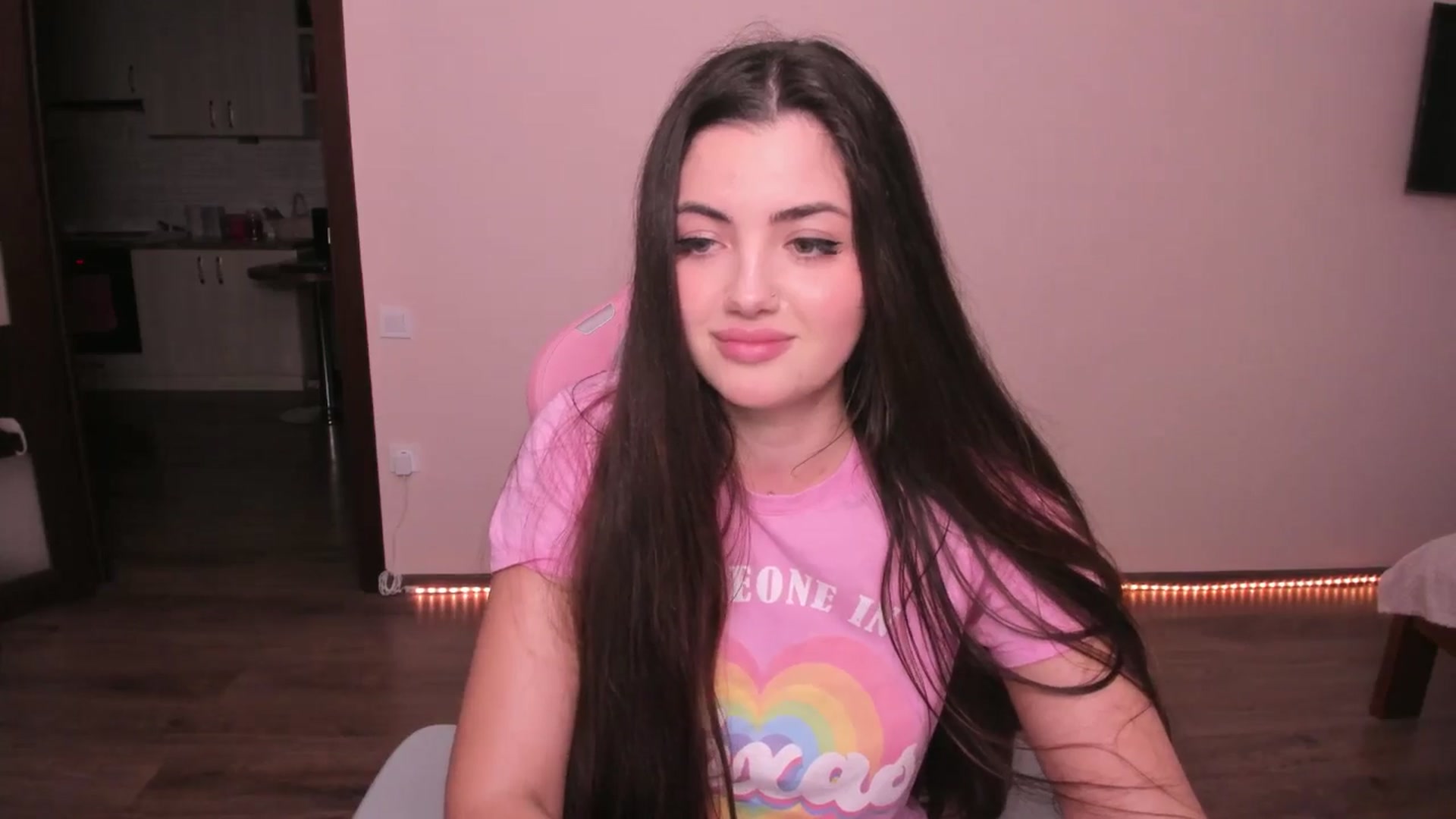Gallery image thumbnail from wow_peach's myfreecams stream on, 03/22/2025, 17:32 image 8 of 20