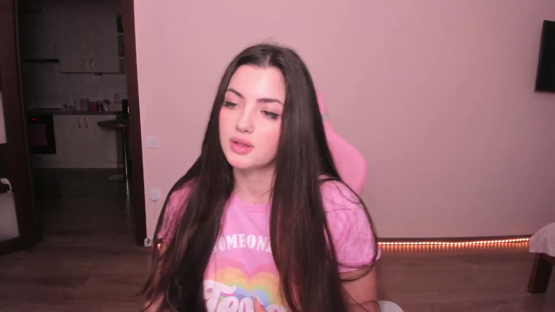 Gallery image thumbnail from wow_peach's myfreecams stream on, 03/22/2025, 17:32 image 9 of 20