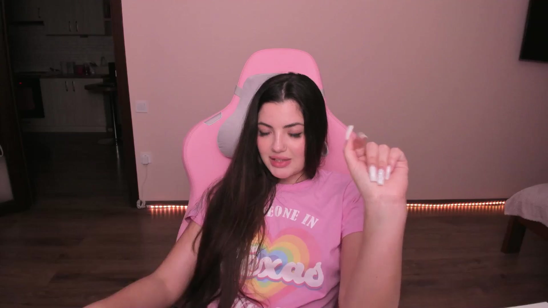 Gallery image thumbnail from wow_peach's myfreecams stream on, 03/22/2025, 17:32 image 18 of 20