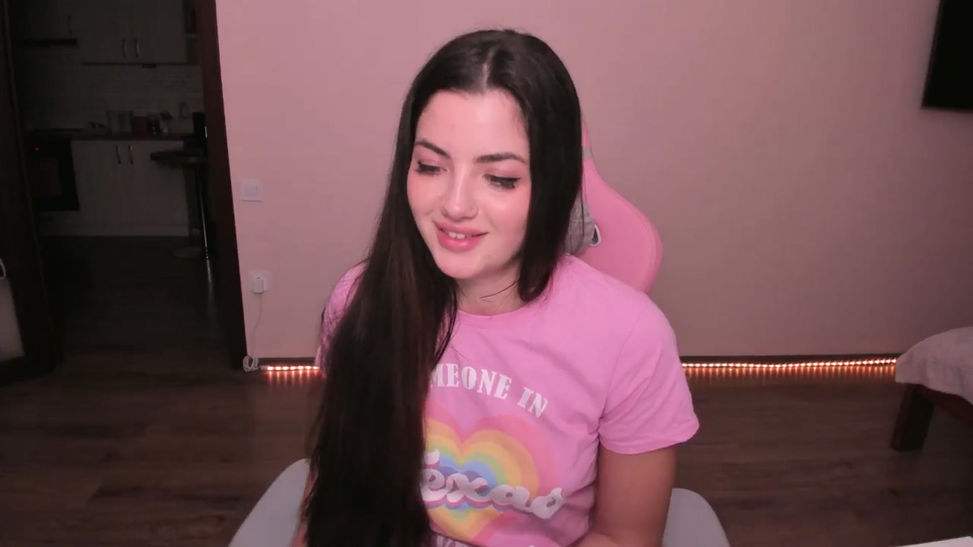 Gallery image thumbnail from wow_peach's myfreecams stream on, 03/22/2025, 17:32 image 19 of 20