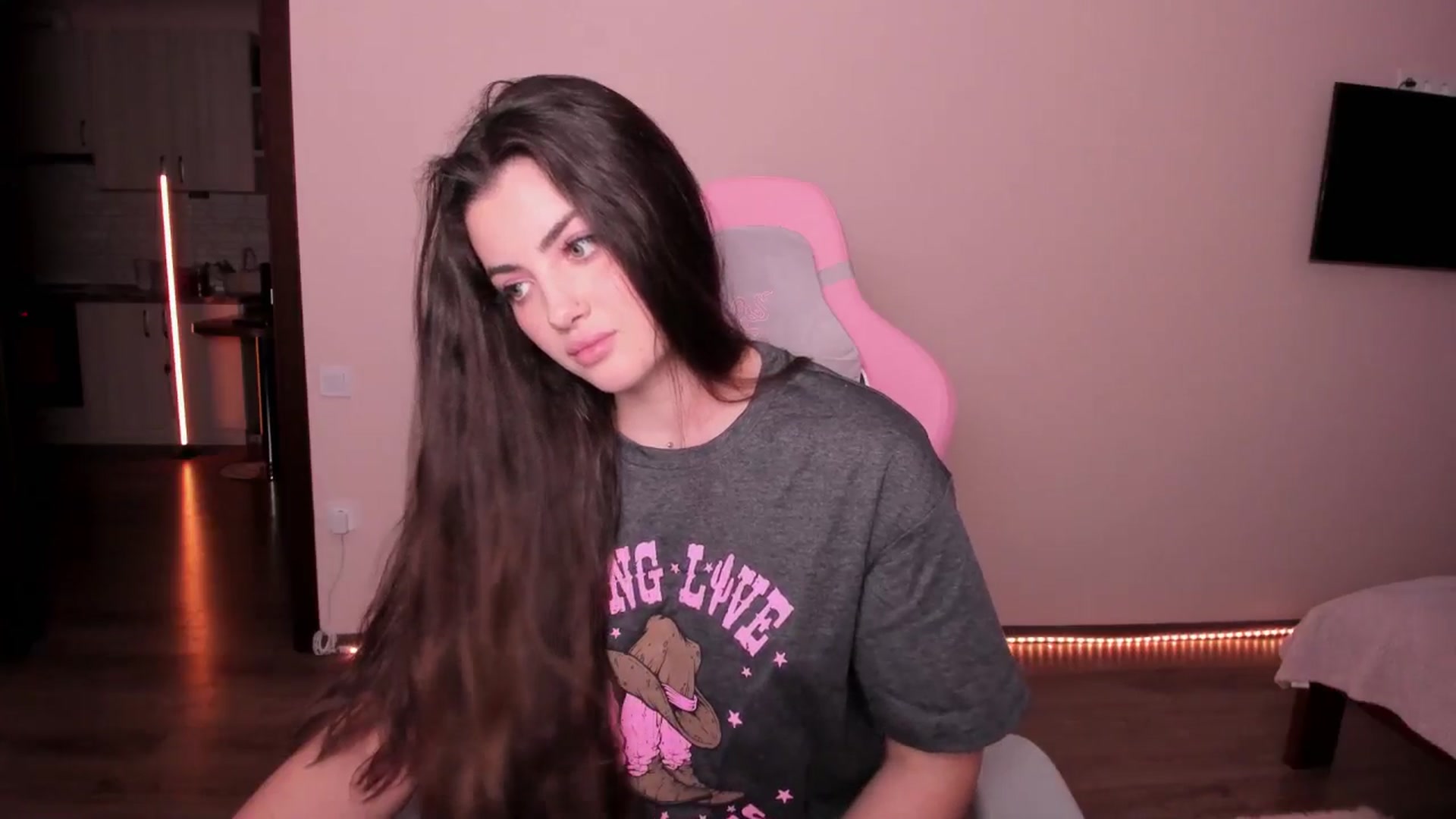 Gallery image thumbnail from wow_peach's myfreecams stream on, 03/23/2025, 17:37 image 4 of 20