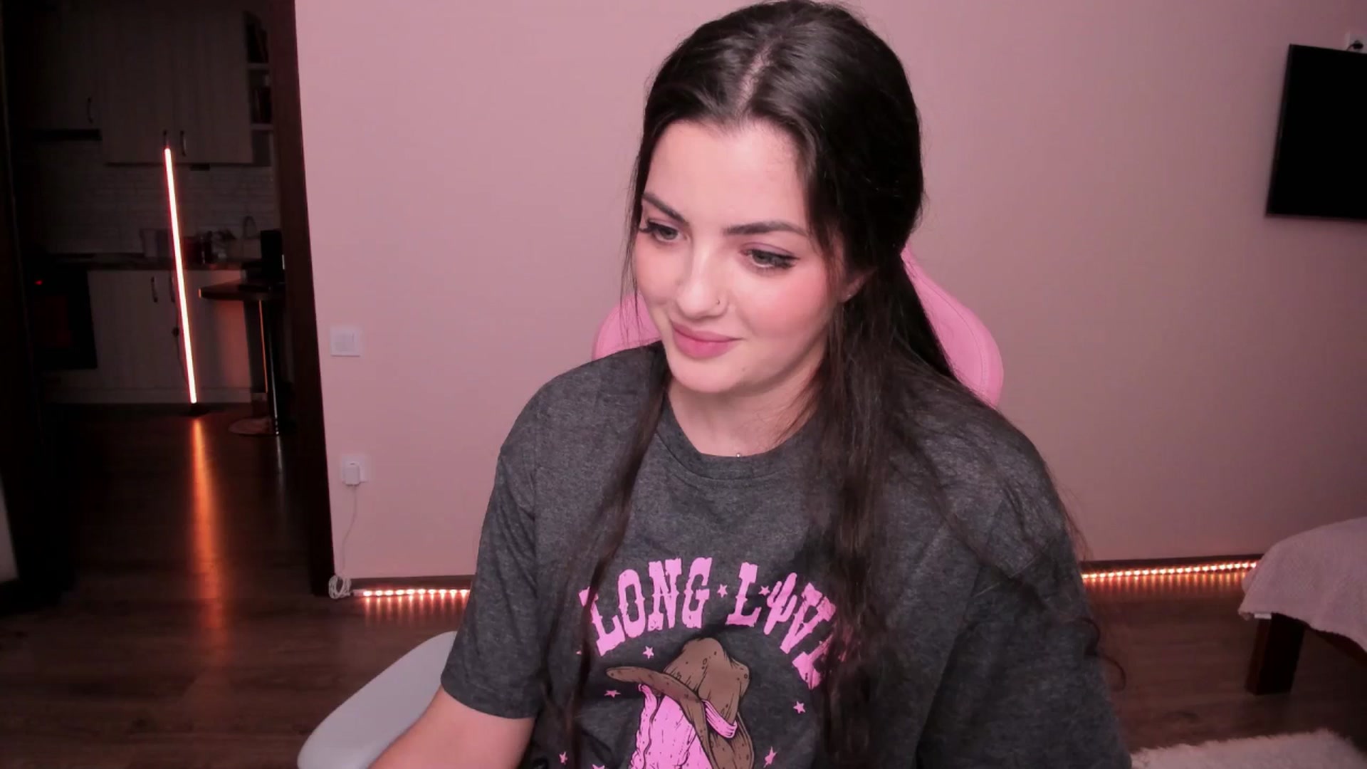 Gallery image thumbnail from wow_peach's myfreecams stream on, 03/23/2025, 17:37 image 8 of 20