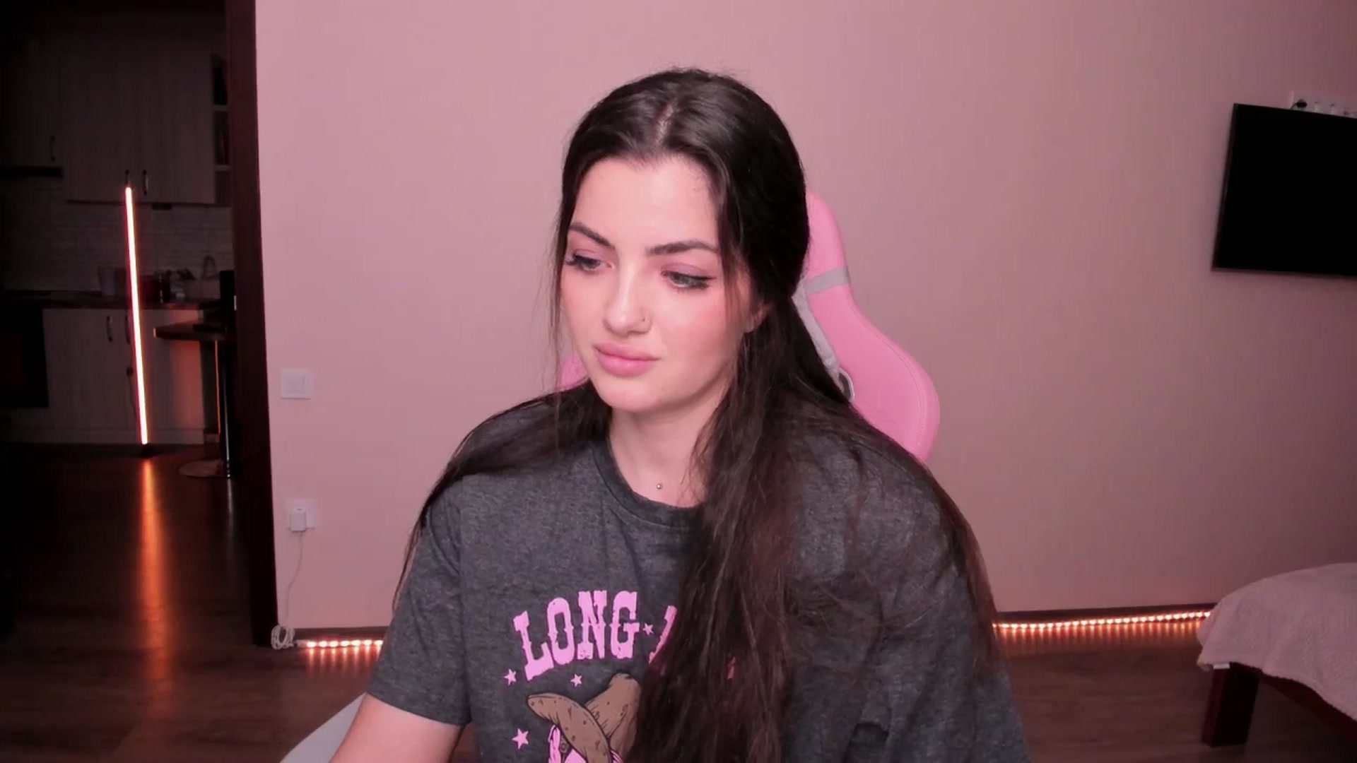 Gallery image thumbnail from wow_peach's myfreecams stream on, 03/23/2025, 17:37 image 13 of 20