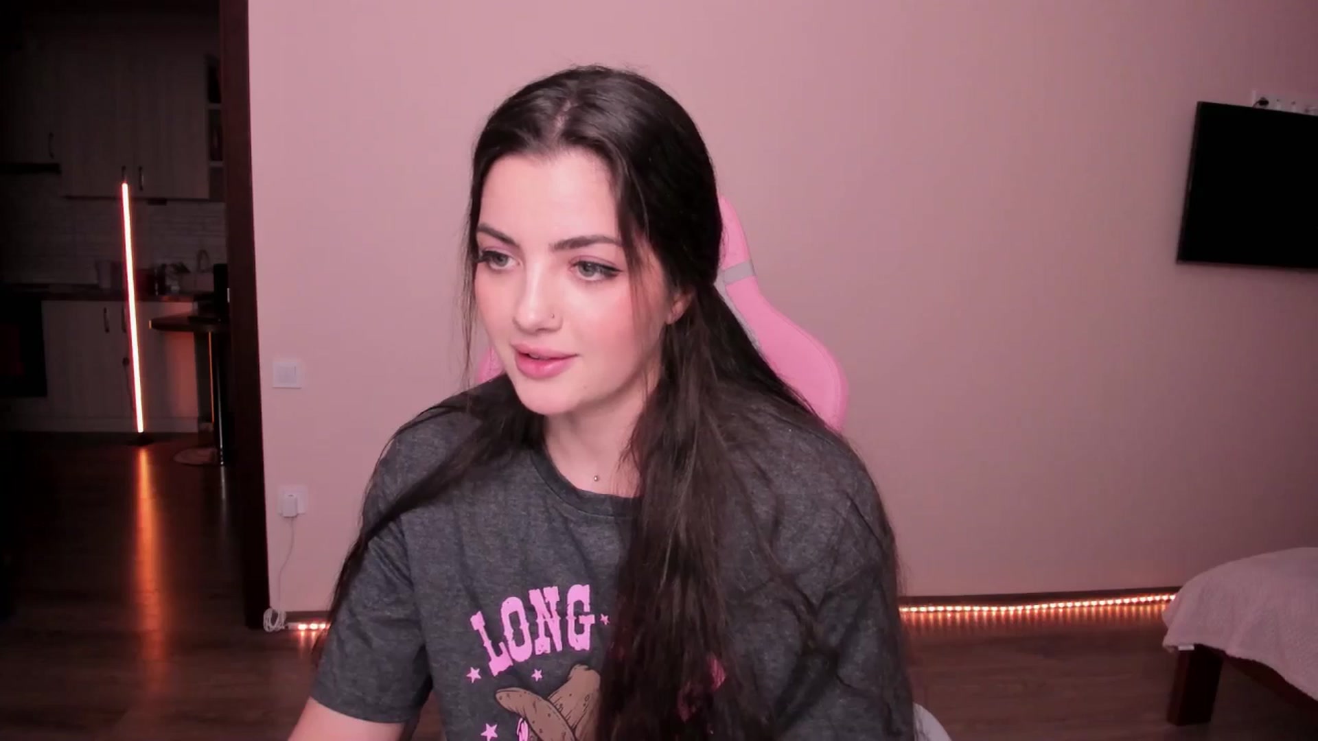 Gallery image thumbnail from wow_peach's myfreecams stream on, 03/23/2025, 17:37 image 16 of 20