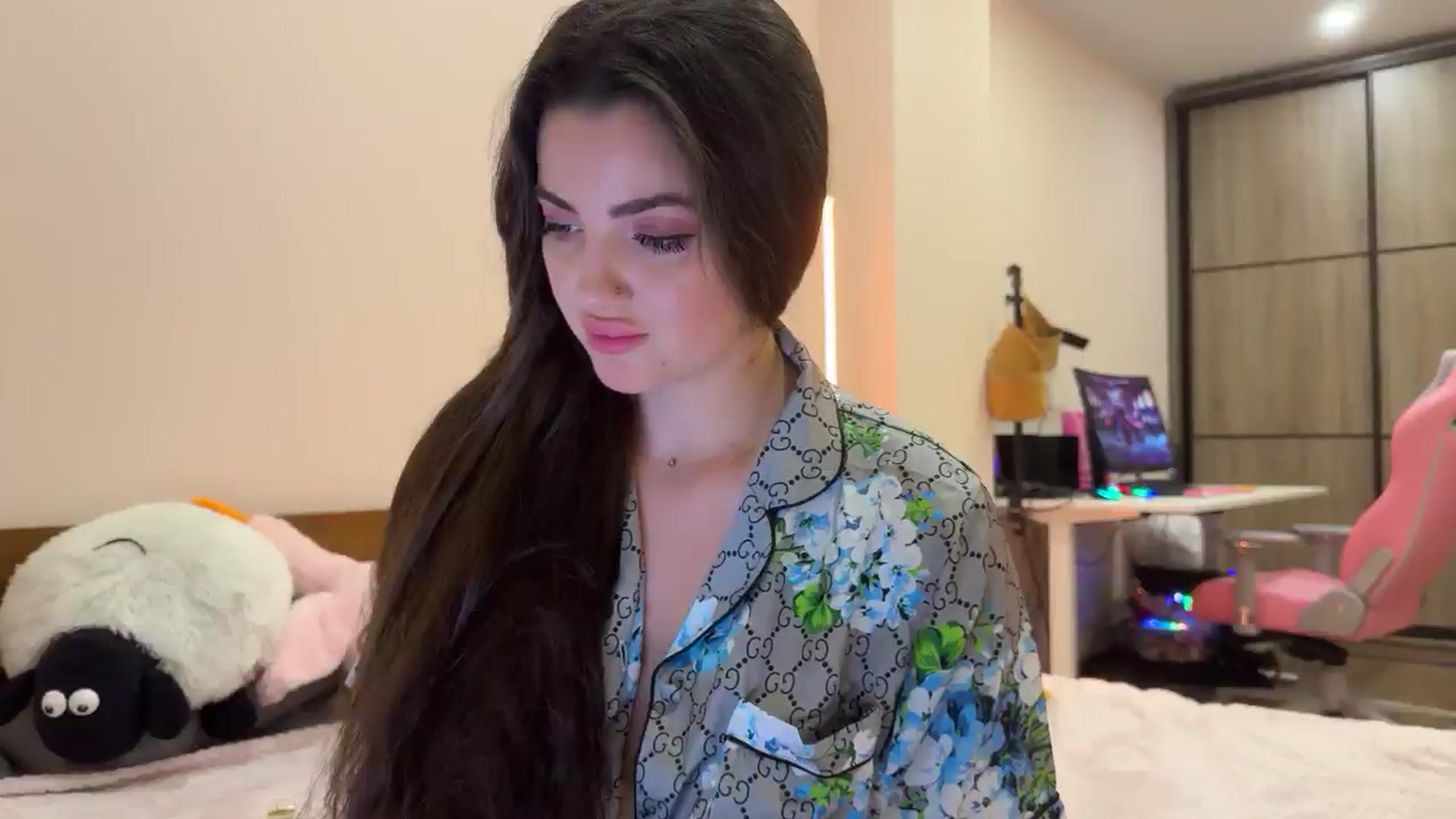 Gallery image thumbnail from wow_peach's myfreecams stream on, 03/25/2025, 18:27 image 15 of 20