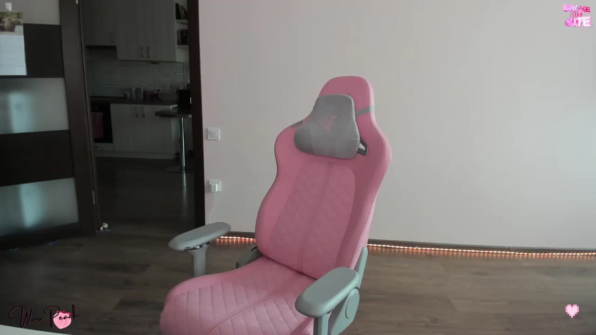 Gallery image thumbnail from wow_peach's myfreecams stream on, 03/29/2025, 11:37 image 18 of 20
