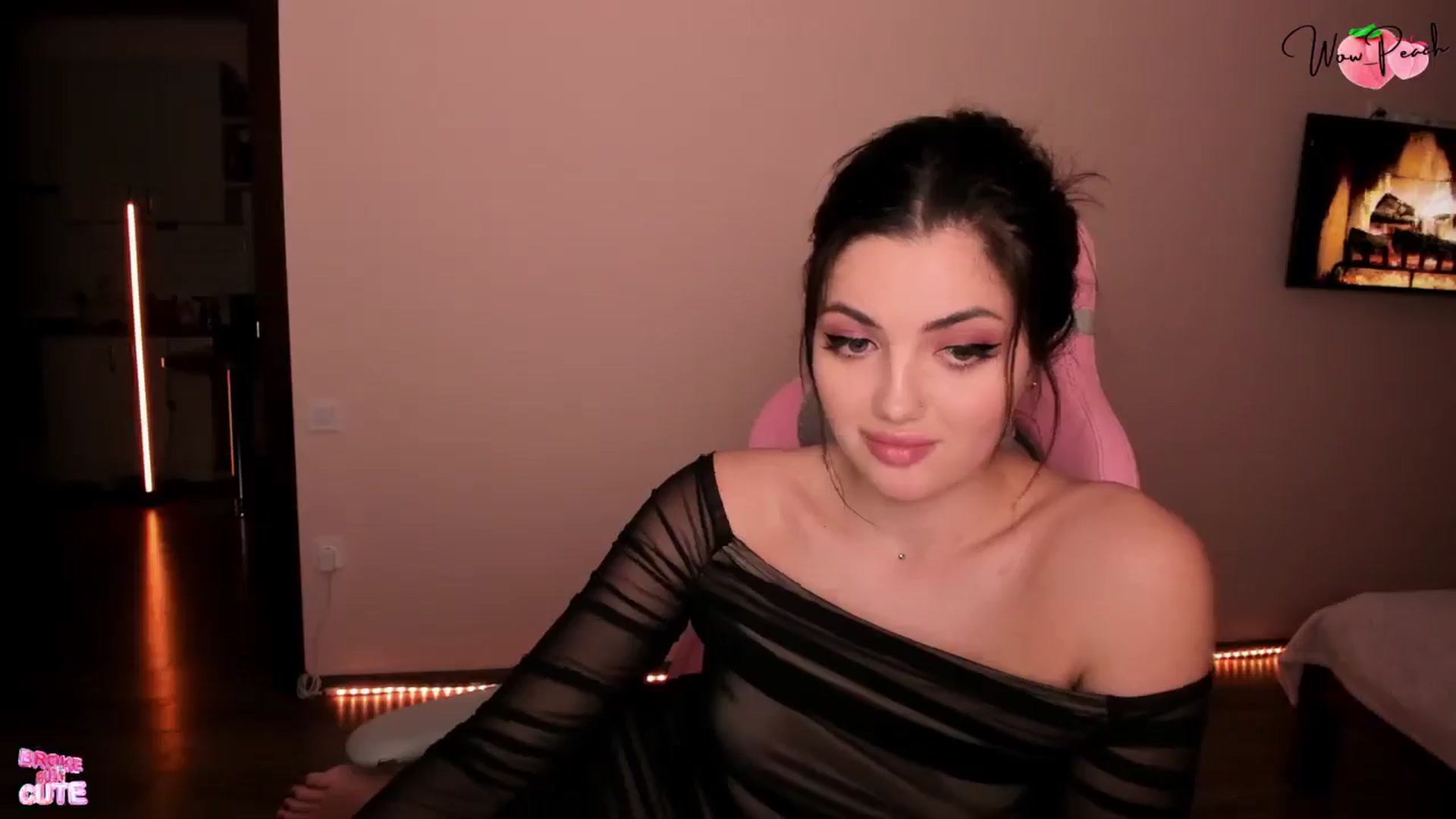 Gallery image thumbnail from wow_peach's myfreecams stream on, 03/30/2025, 17:43 image 11 of 20