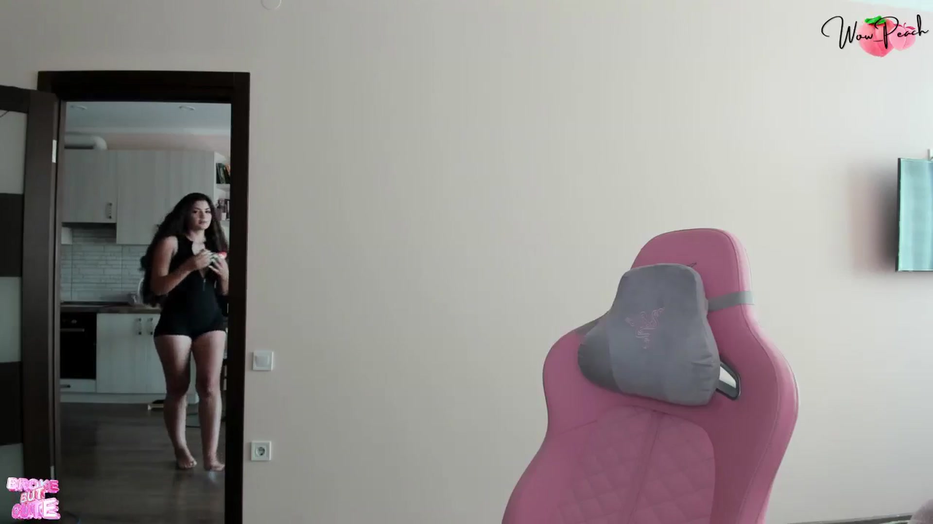 Gallery image thumbnail from wow_peach's myfreecams stream on, 08/14/2025, 15:08 image 6 of 20