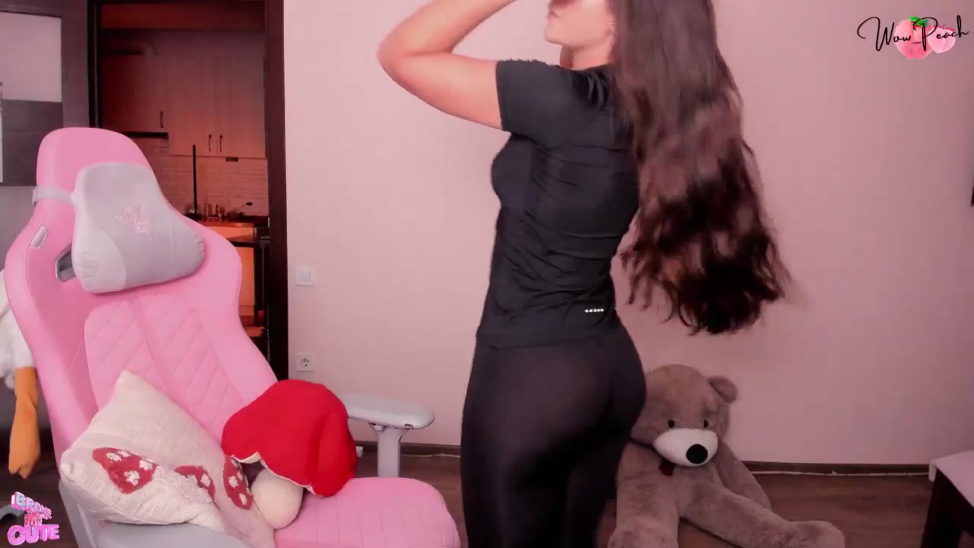 Gallery image thumbnail from wow_peach's myfreecams stream on, 09/25/2025, 18:51 image 9 of 20