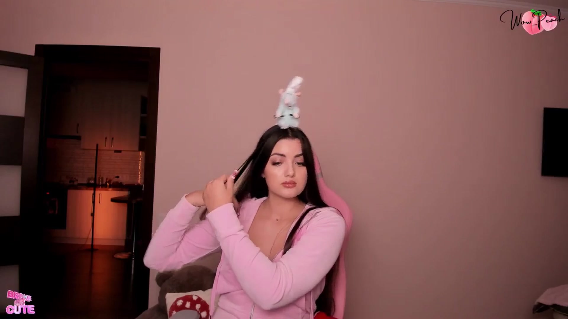 Gallery image thumbnail from wow_peach's myfreecams stream on, 09/28/2025, 18:32 image 2 of 20