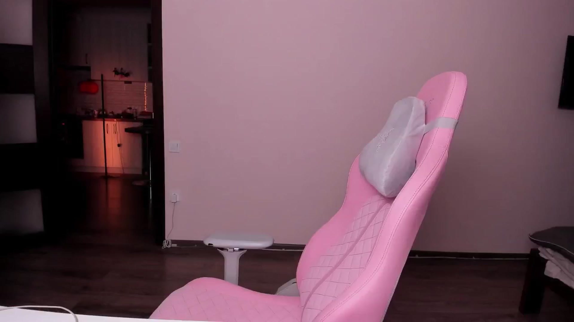Gallery image thumbnail from wow_peach's myfreecams stream on, 10/29/2025, 18:37 image 17 of 20
