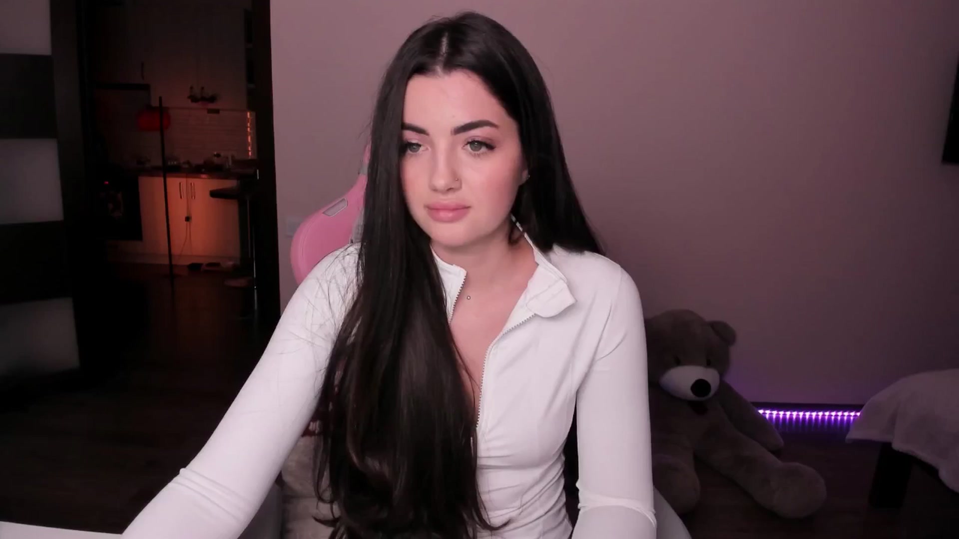 Gallery image thumbnail from wow_peach's myfreecams stream on, 11/04/2025, 18:38 image 16 of 20