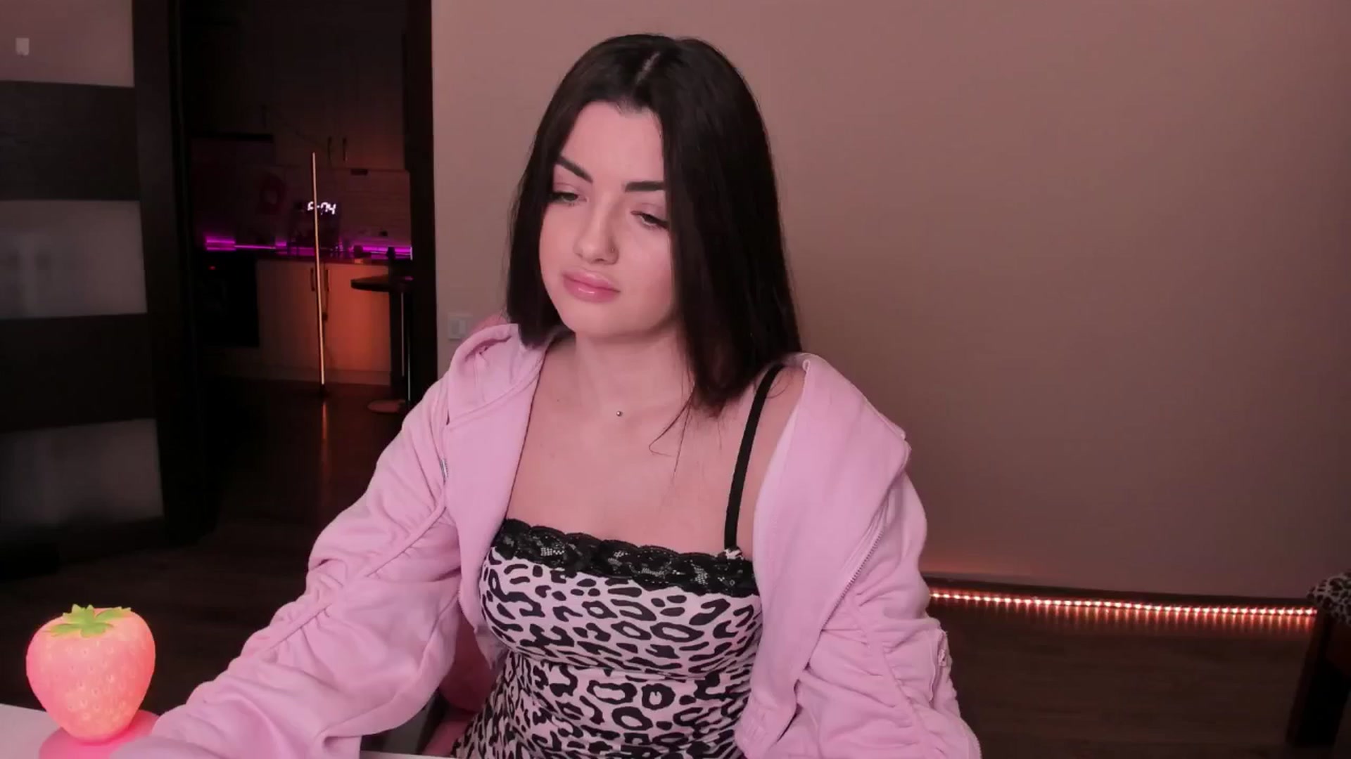 Gallery image thumbnail from wow_peach's myfreecams stream on, 02/04/2026, 19:54 image 5 of 20