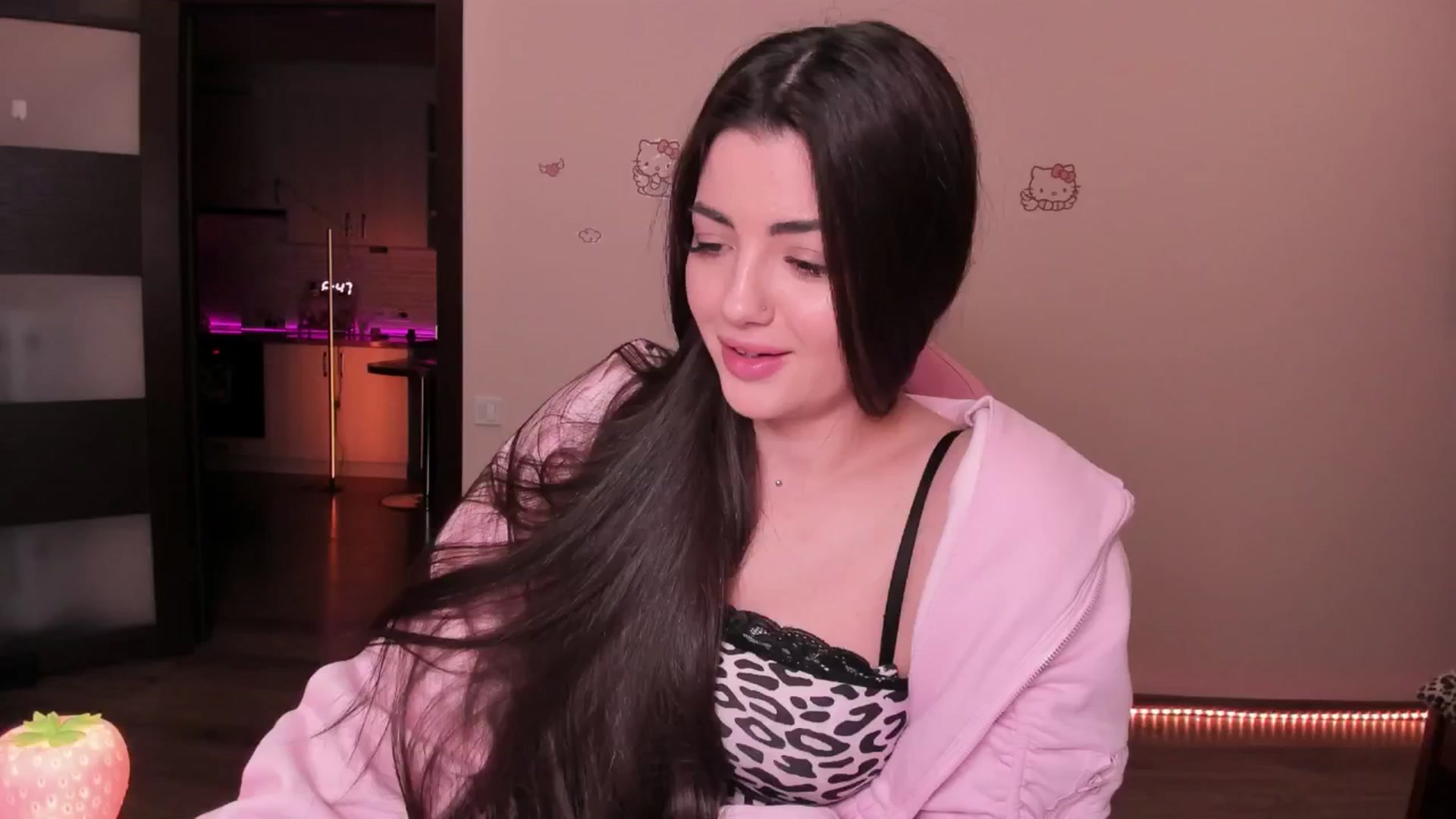 Gallery image thumbnail from wow_peach's myfreecams stream on, 02/04/2026, 19:54 image 19 of 20